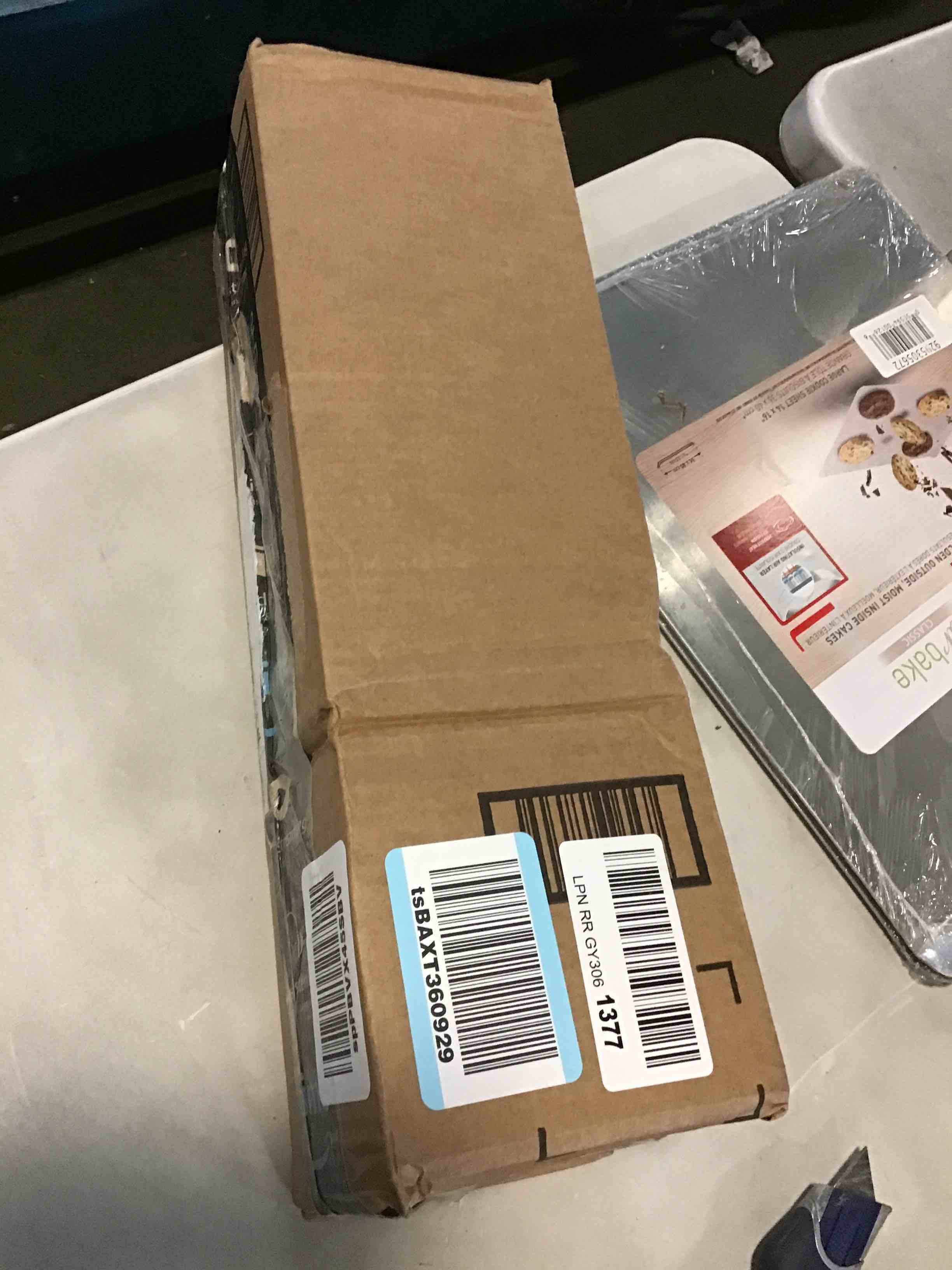 https://s3.amazonaws.com/lotting-images-prod/bidfta/BLU5515145_1699908404478.jpeg