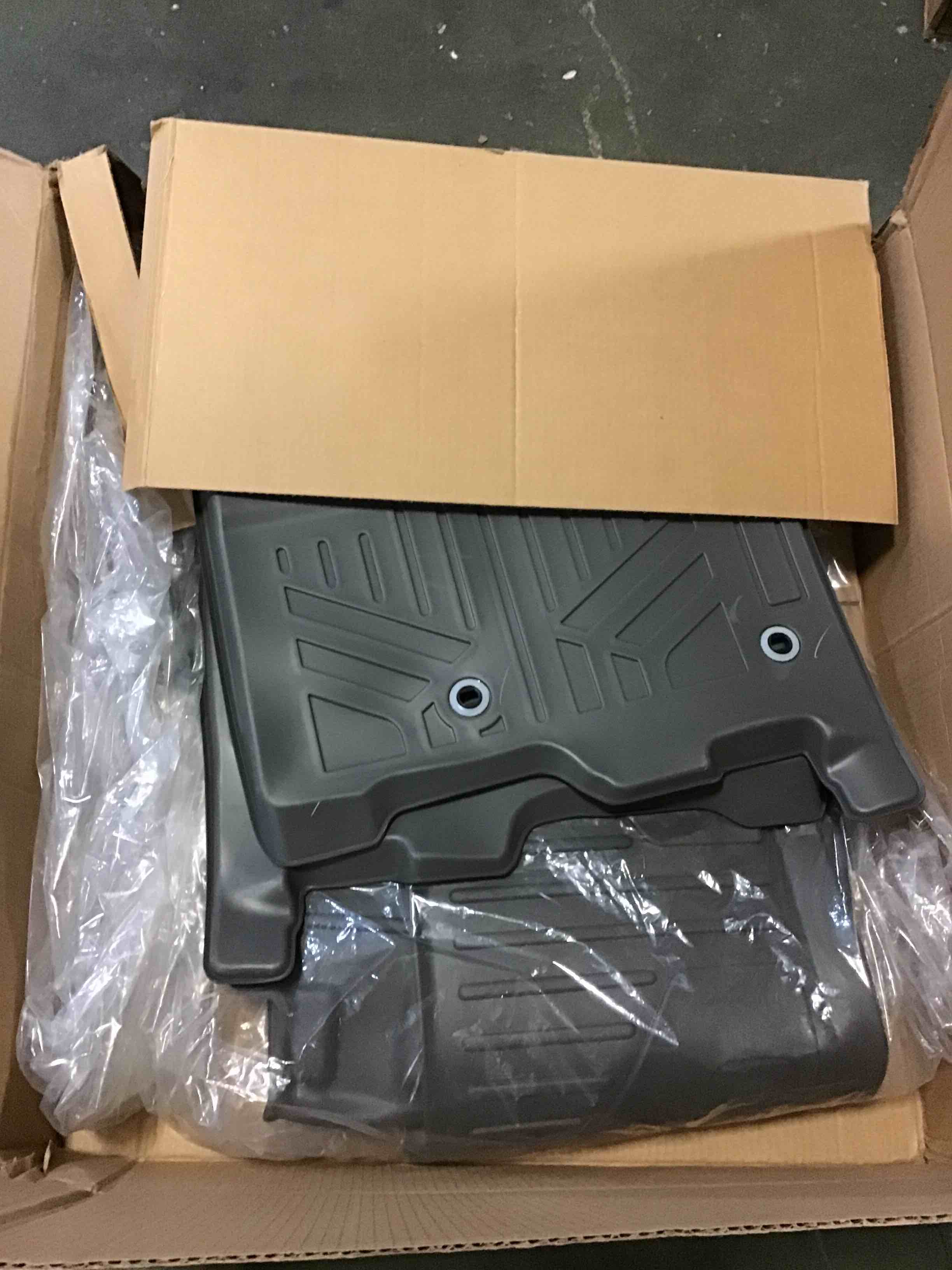 https://s3.amazonaws.com/lotting-images-prod/bidfta/BLU5515197_1699970285260.jpeg