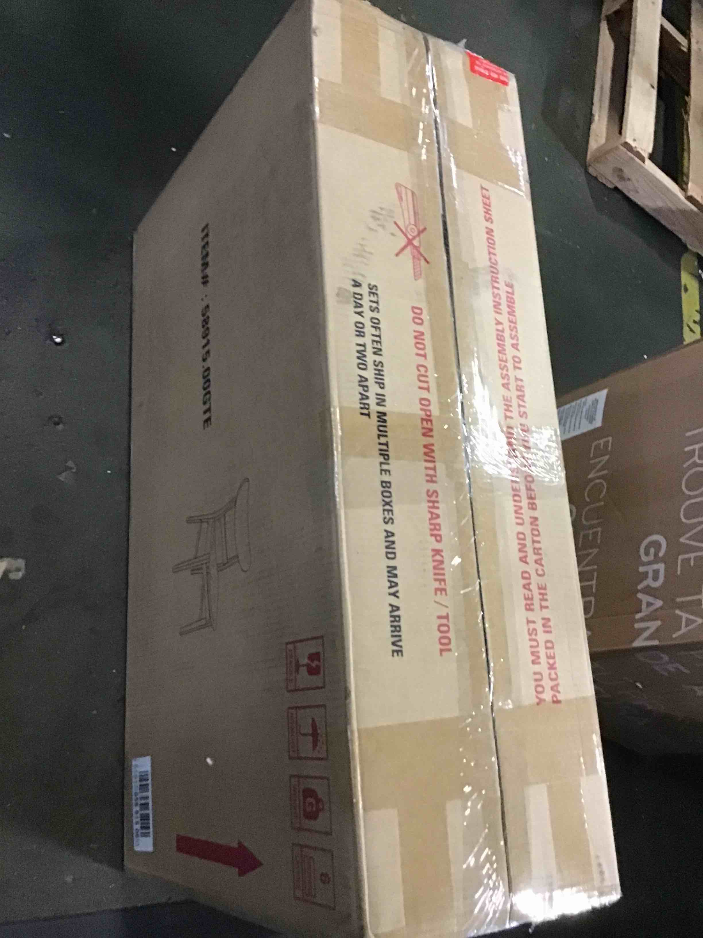 https://s3.amazonaws.com/lotting-images-prod/bidfta/BLU5515363_1700054865926.jpeg