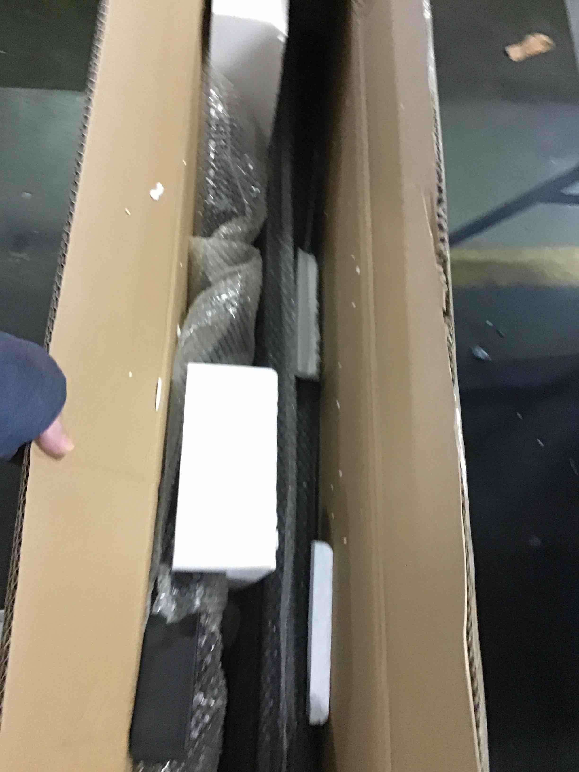 https://s3.amazonaws.com/lotting-images-prod/bidfta/BLU5515436_1700058568260.jpeg
