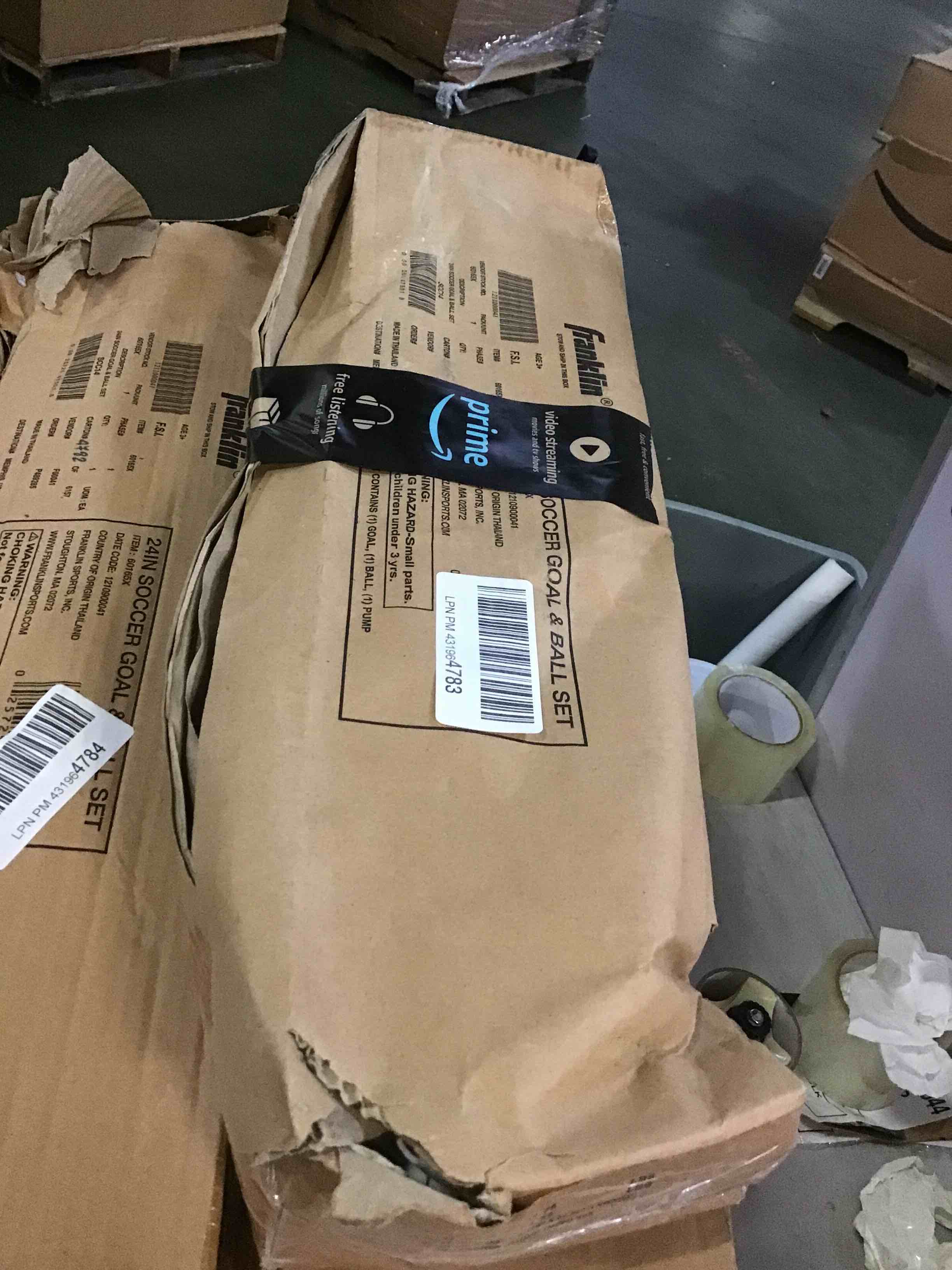 https://s3.amazonaws.com/lotting-images-prod/bidfta/BLU5516923_1698421068426.jpeg