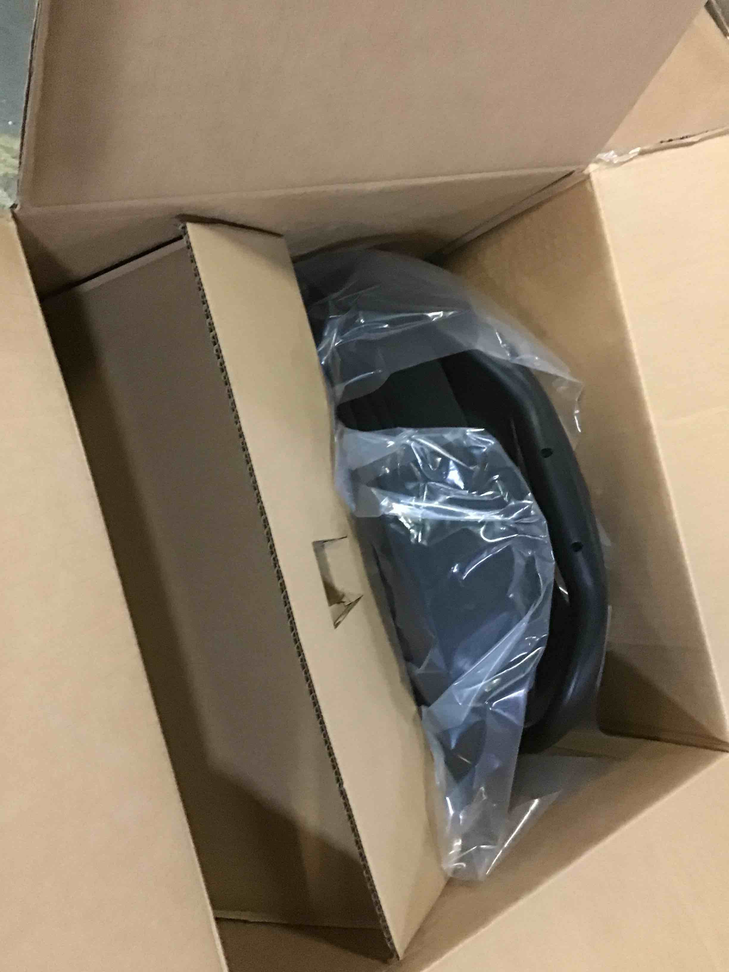 https://s3.amazonaws.com/lotting-images-prod/bidfta/BLU5516994_1698431003374.jpeg