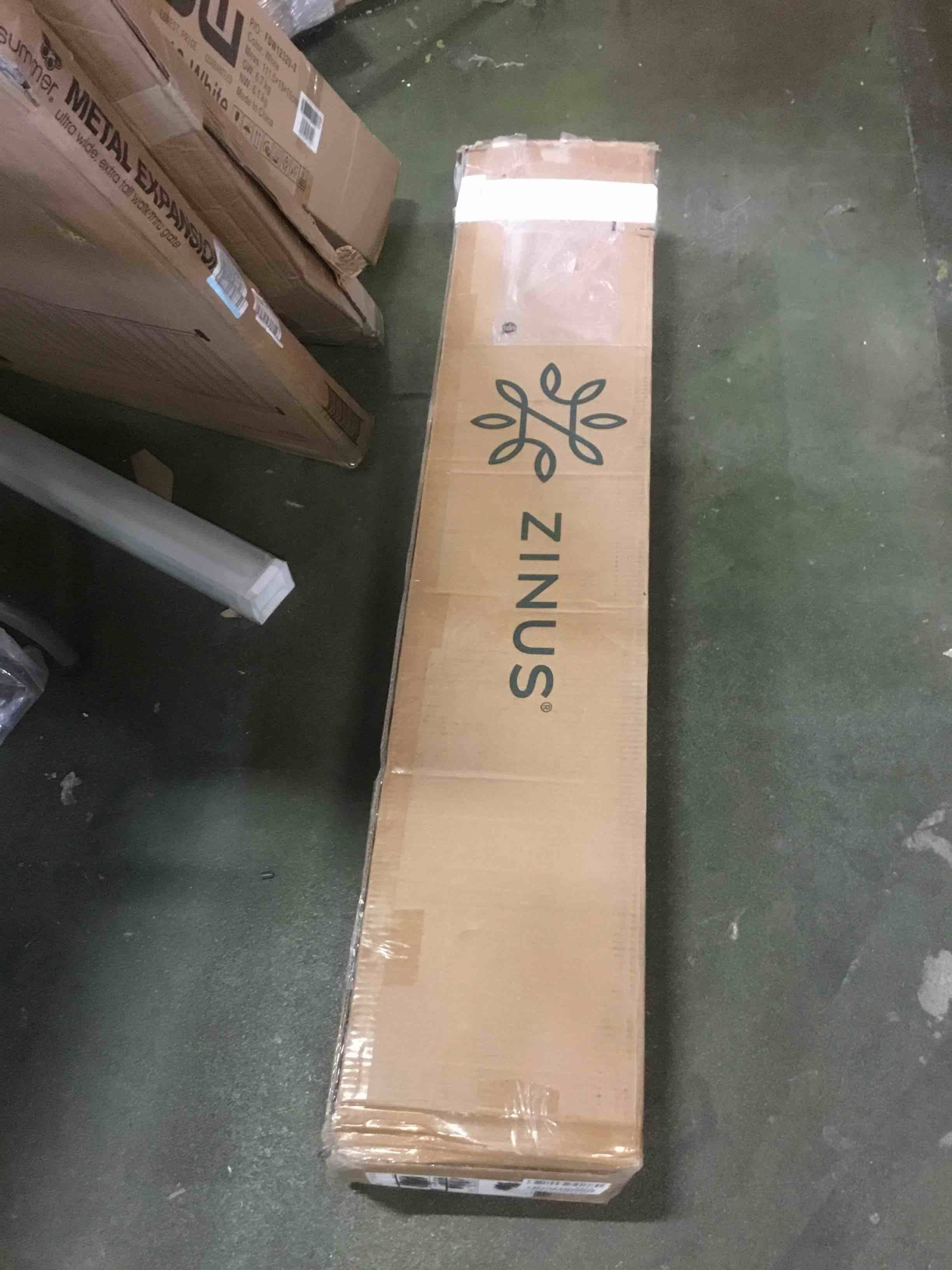 https://s3.amazonaws.com/lotting-images-prod/bidfta/BLU5517404_1698853501667.jpeg
