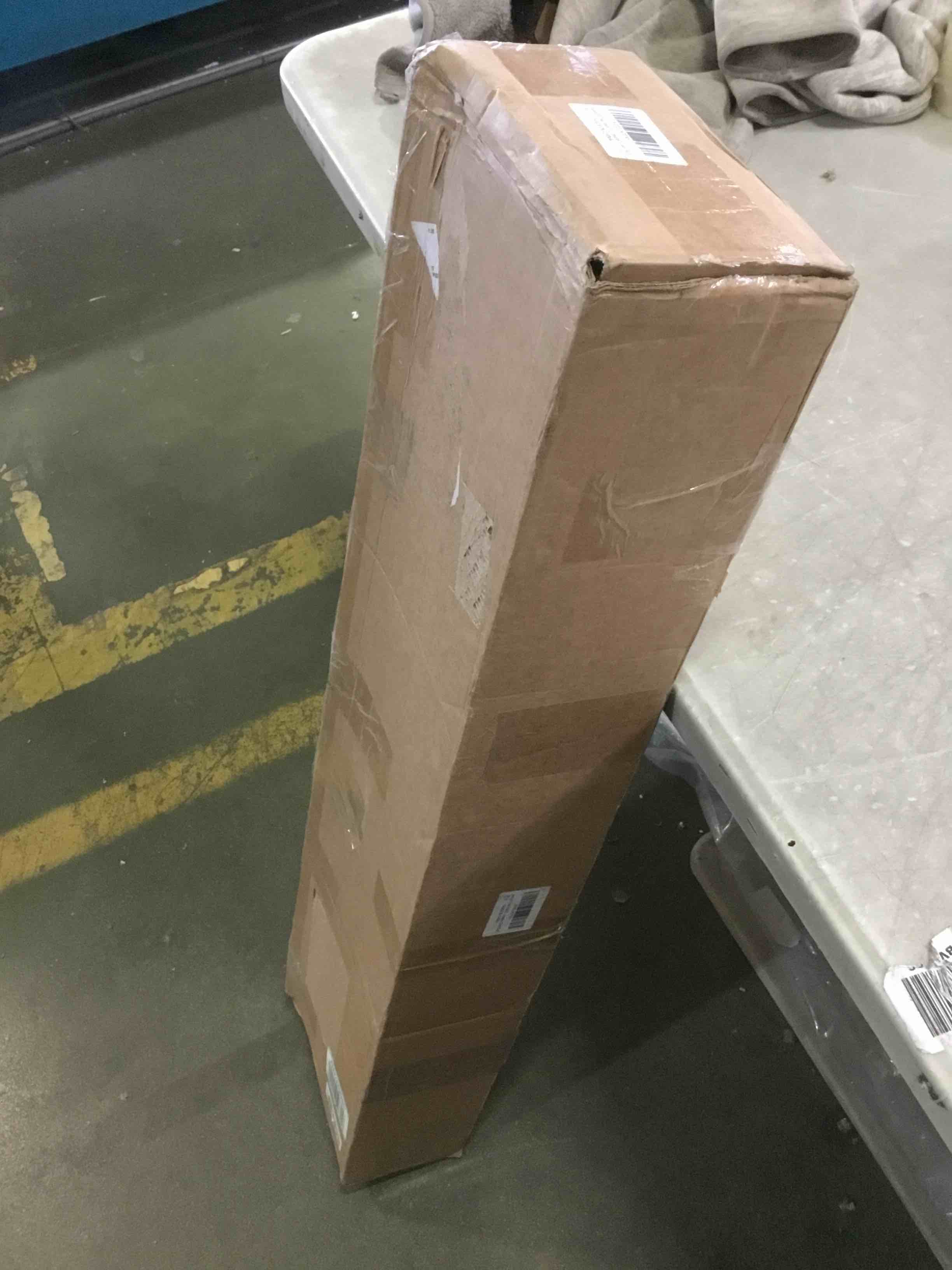 https://s3.amazonaws.com/lotting-images-prod/bidfta/BLU5517424_1698859474146.jpeg