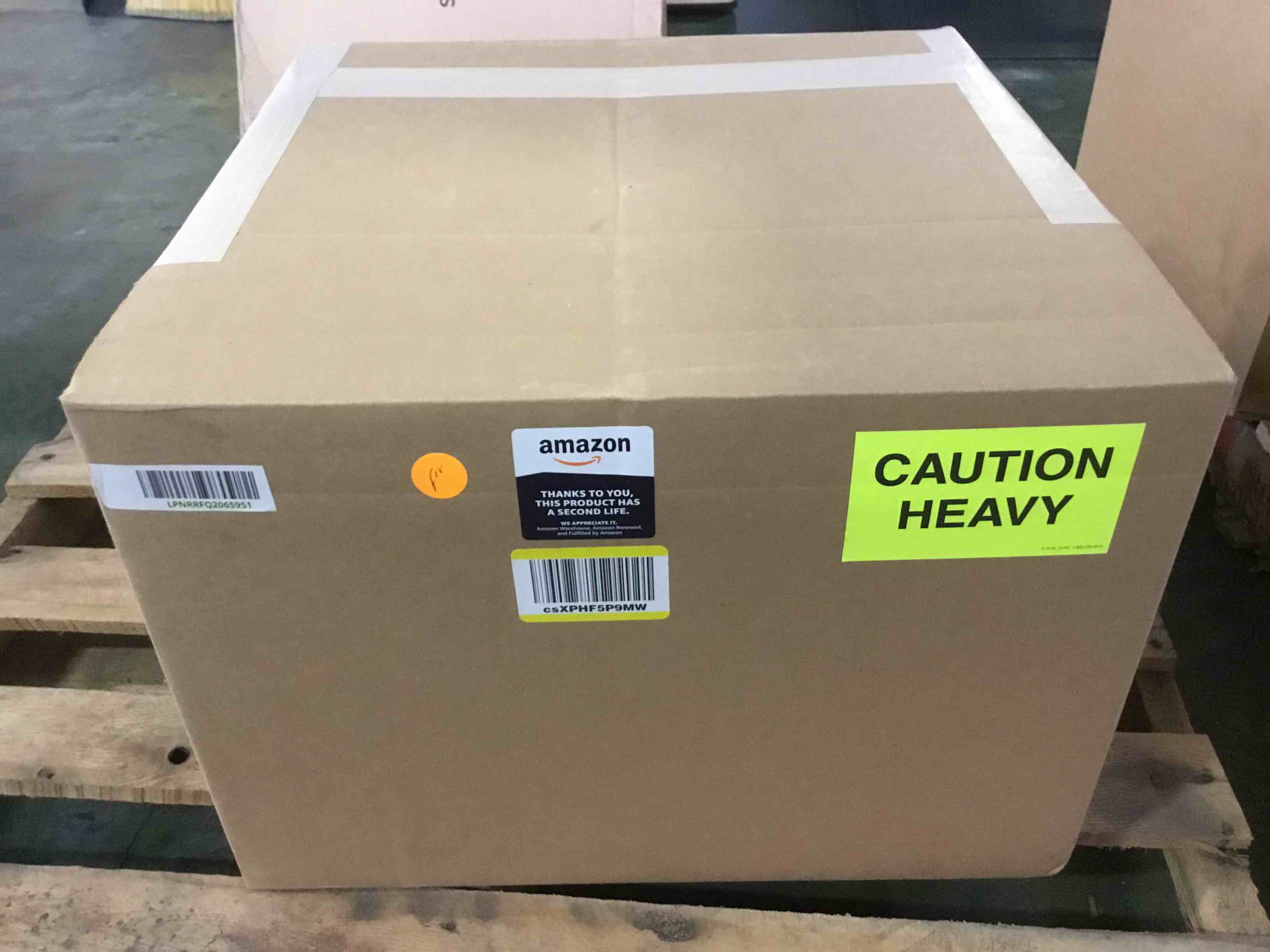 https://s3.amazonaws.com/lotting-images-prod/bidfta/BLU5518180_1700667263498.jpeg