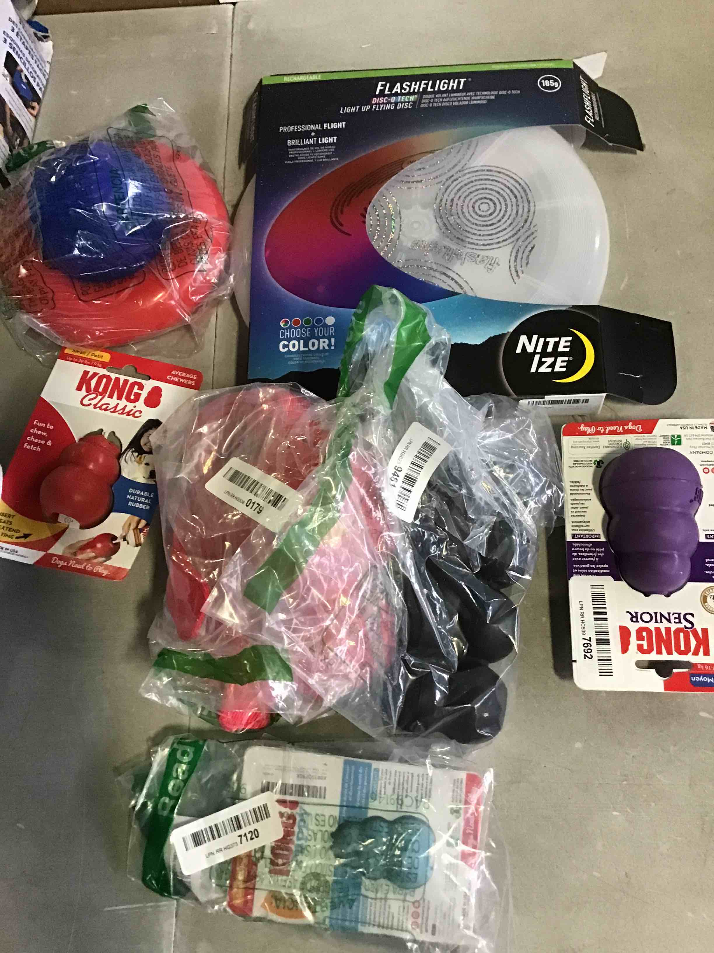 Assorted of dog toys may vary style 
