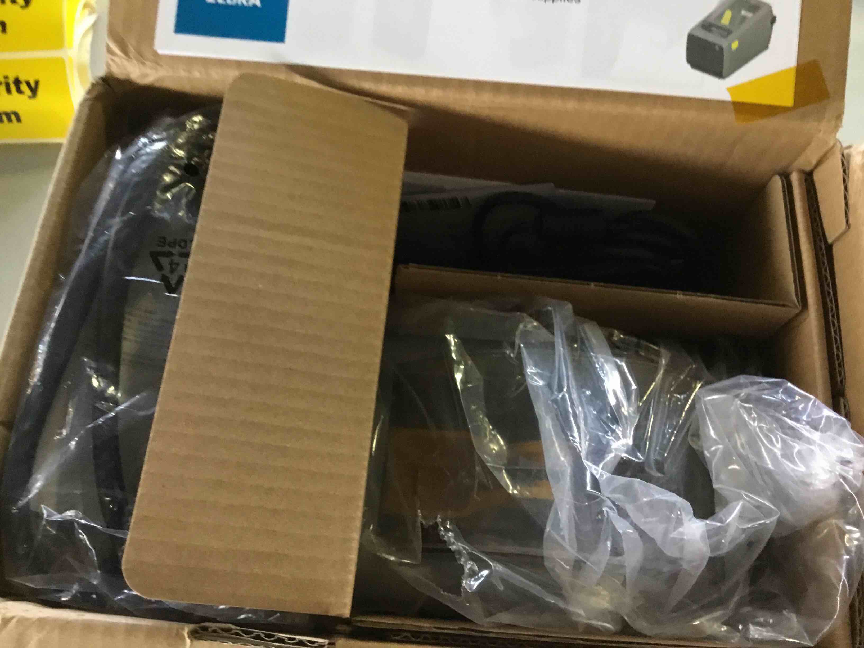 https://s3.amazonaws.com/lotting-images-prod/bidfta/BLU5519770_1698864923980.jpeg