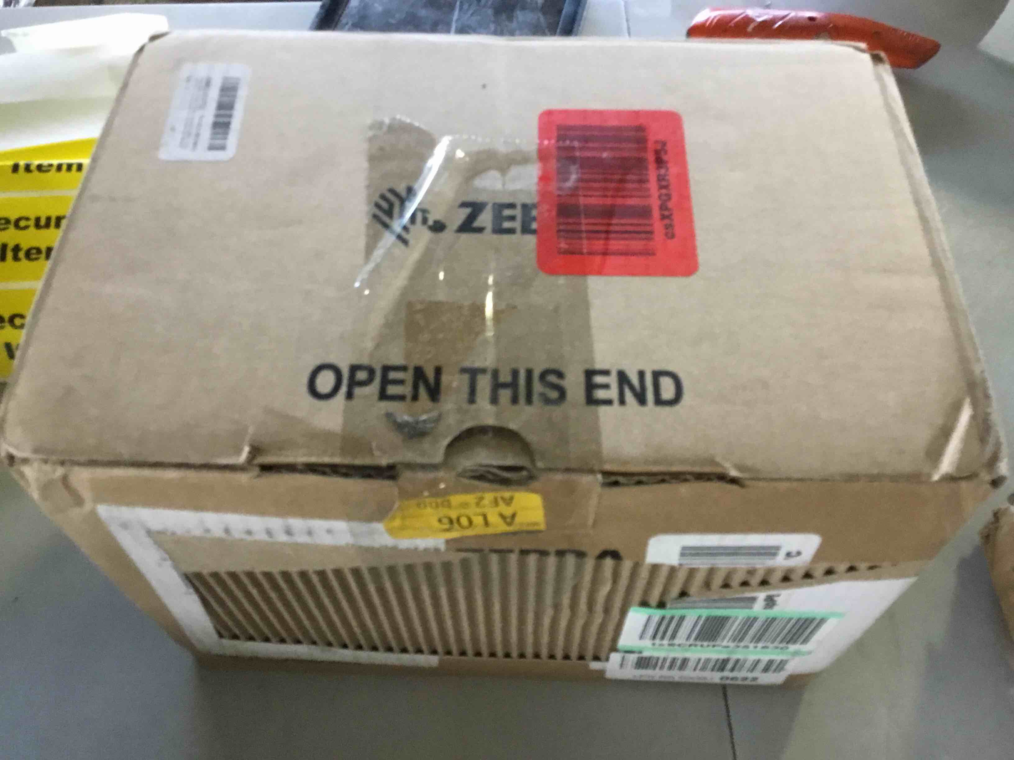 https://s3.amazonaws.com/lotting-images-prod/bidfta/BLU5519770_1698864947345.jpeg