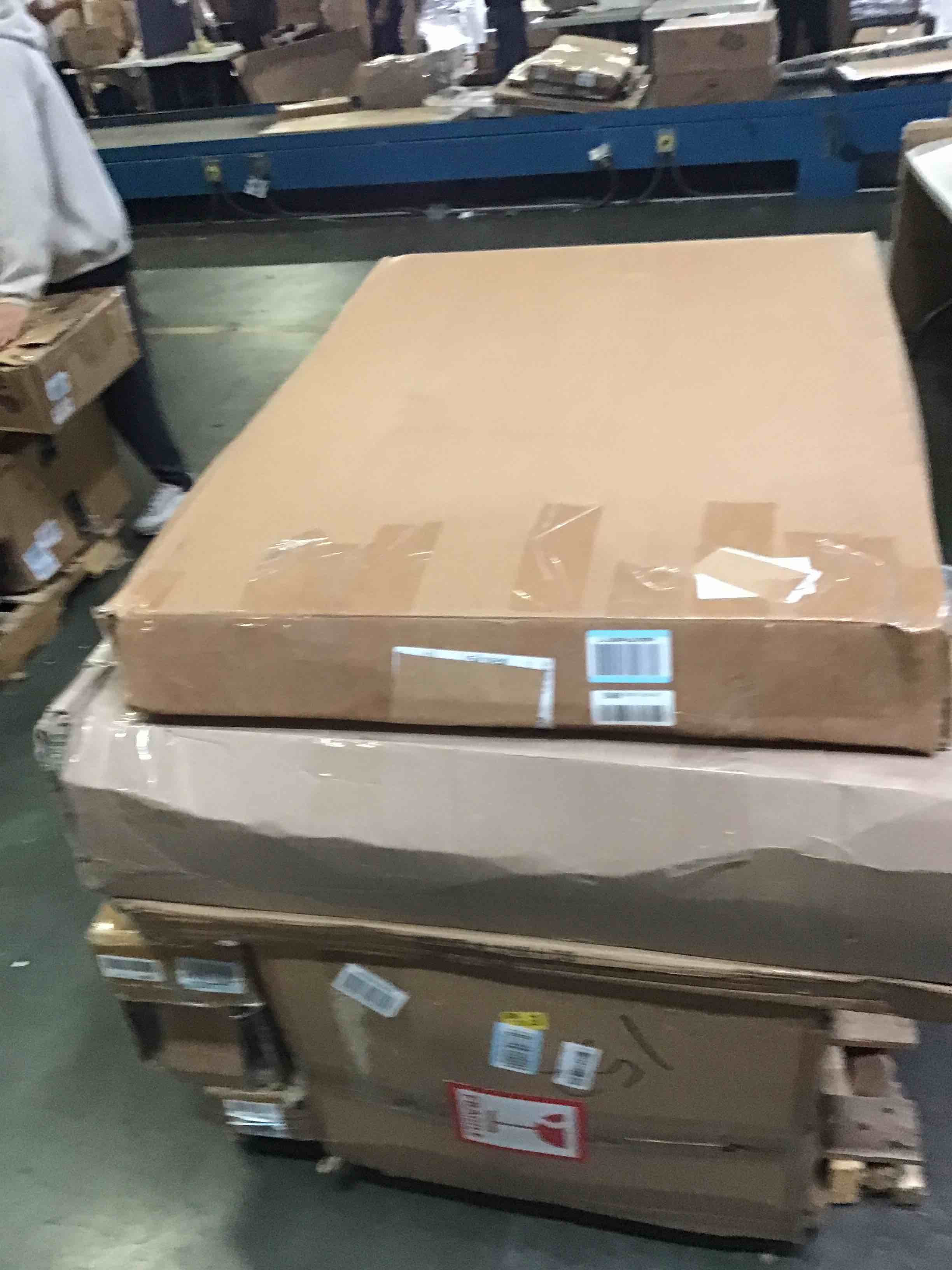 https://s3.amazonaws.com/lotting-images-prod/bidfta/BLU5520443_1697816881322.jpeg
