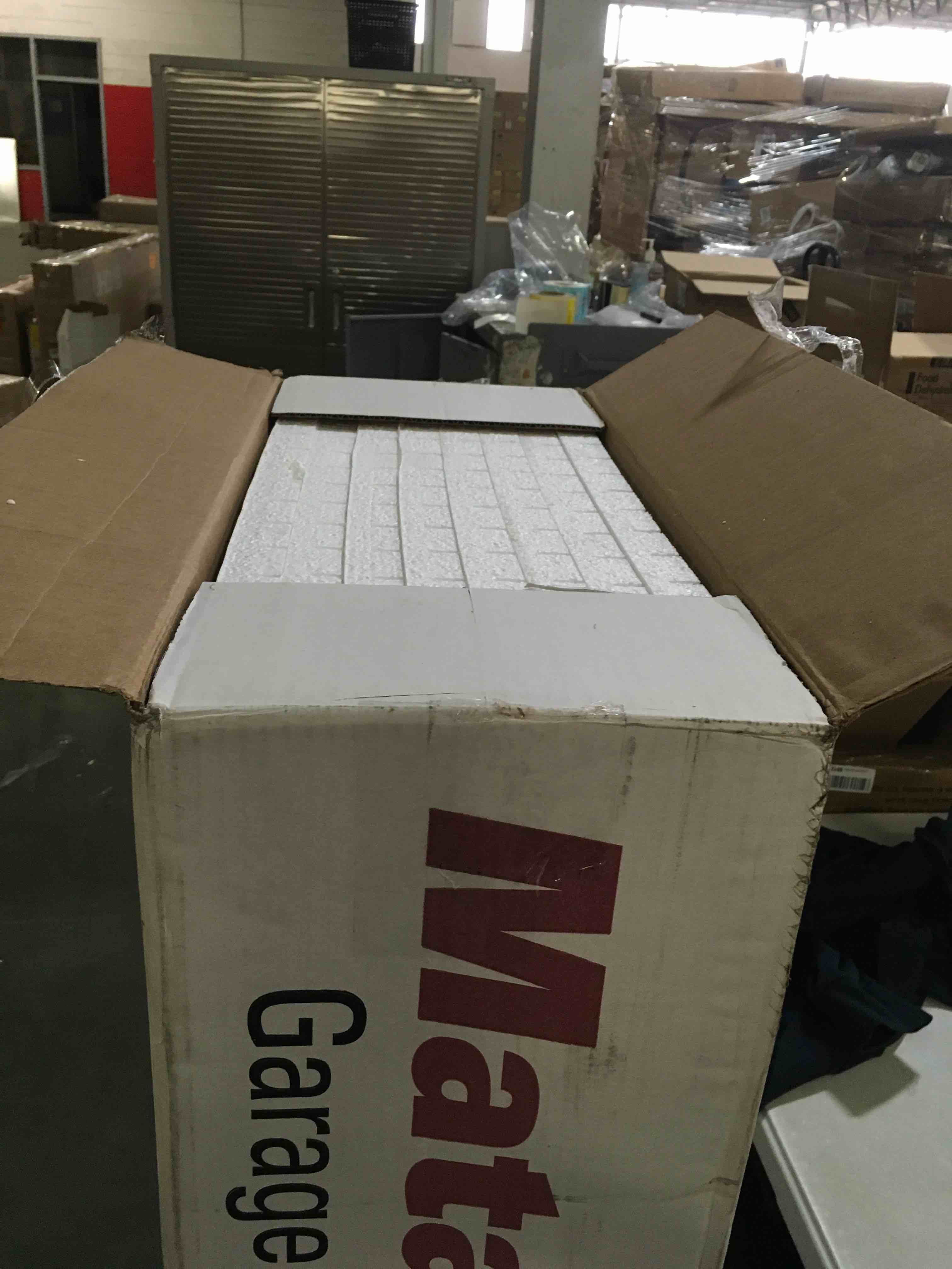 https://s3.amazonaws.com/lotting-images-prod/bidfta/BLU5520681_1698259721121.jpeg