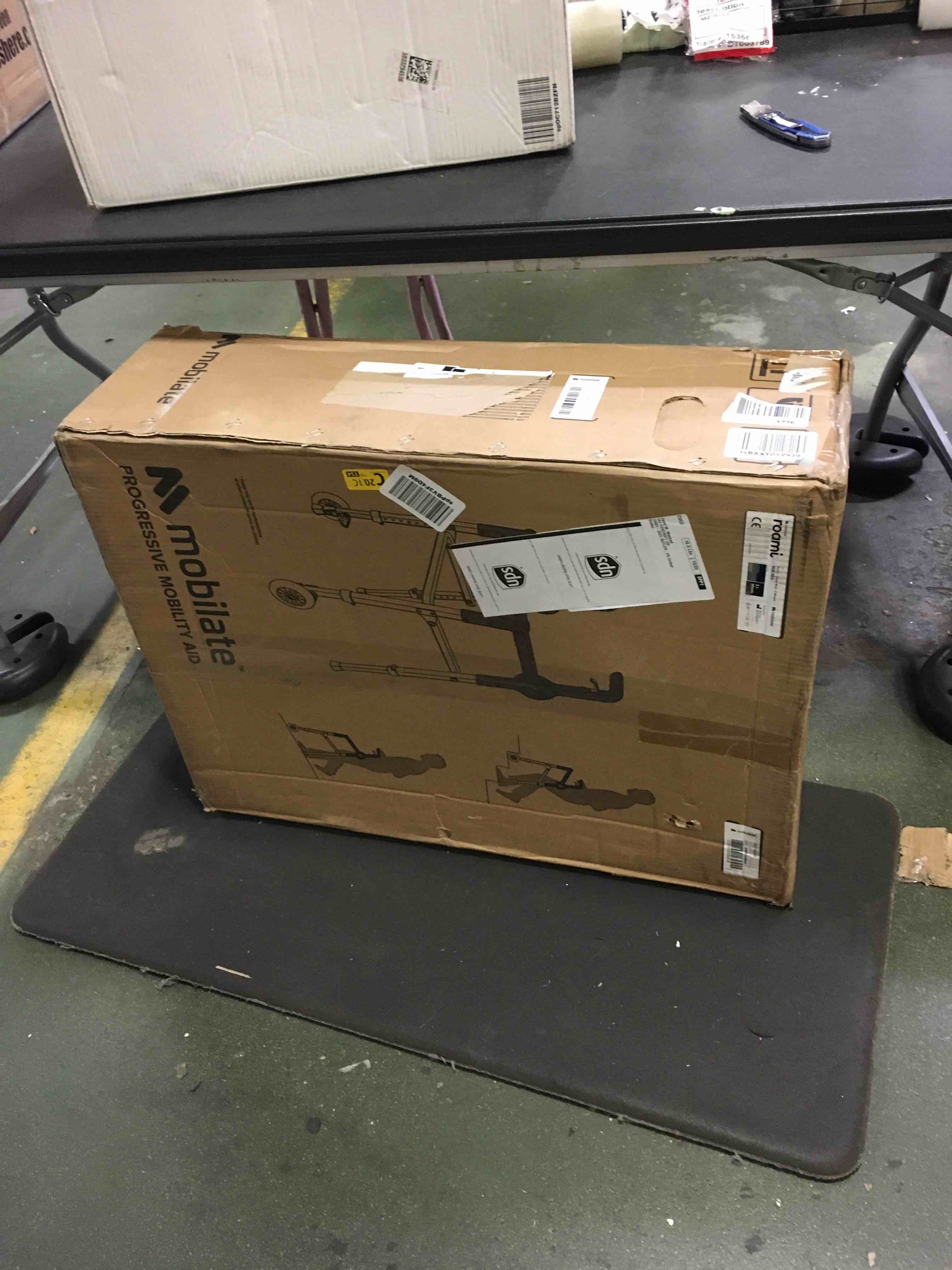 https://s3.amazonaws.com/lotting-images-prod/bidfta/BLU5520863_1698342297290.jpeg