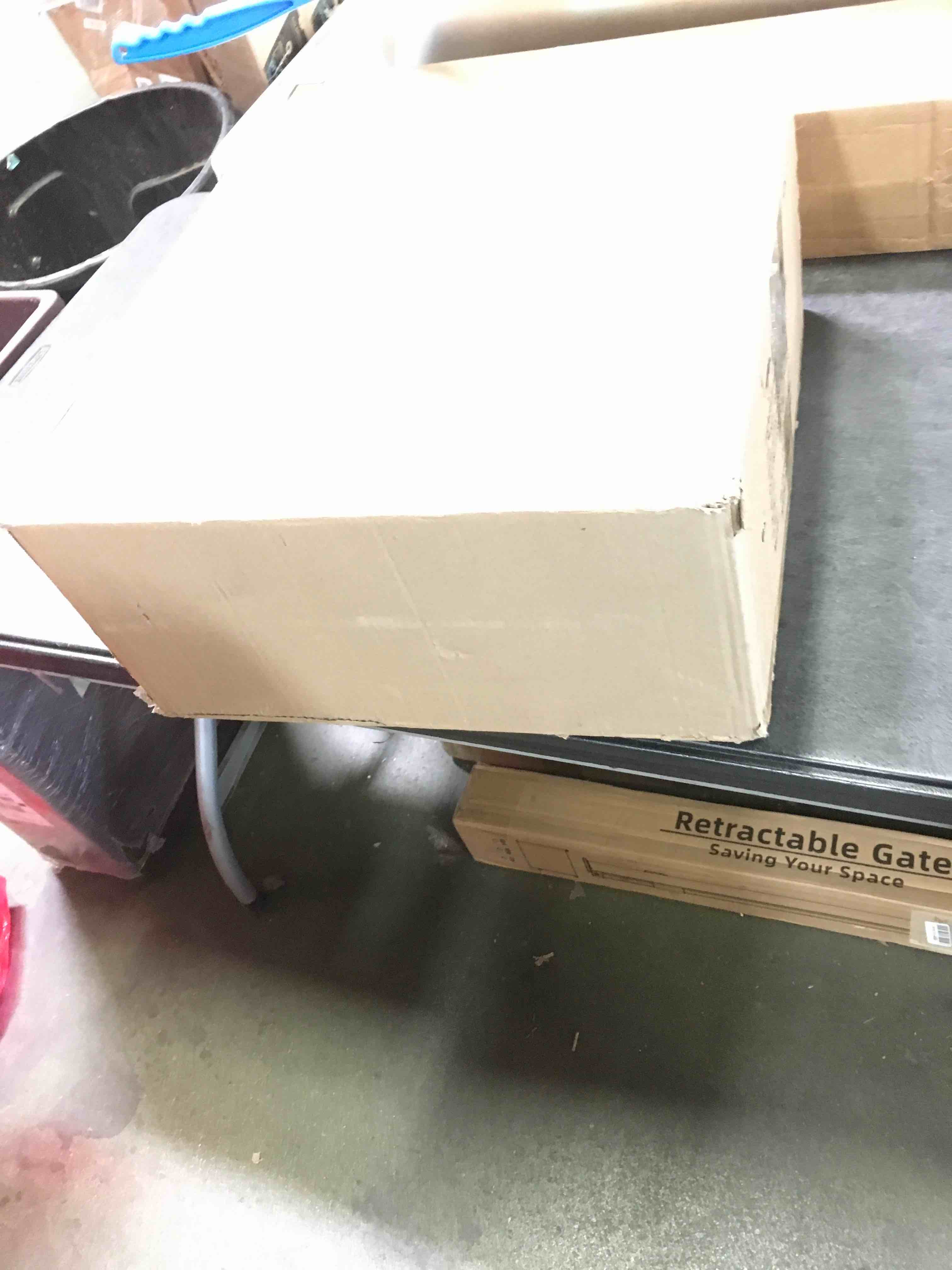 https://s3.amazonaws.com/lotting-images-prod/bidfta/BLU5521331_1698859272000.jpeg