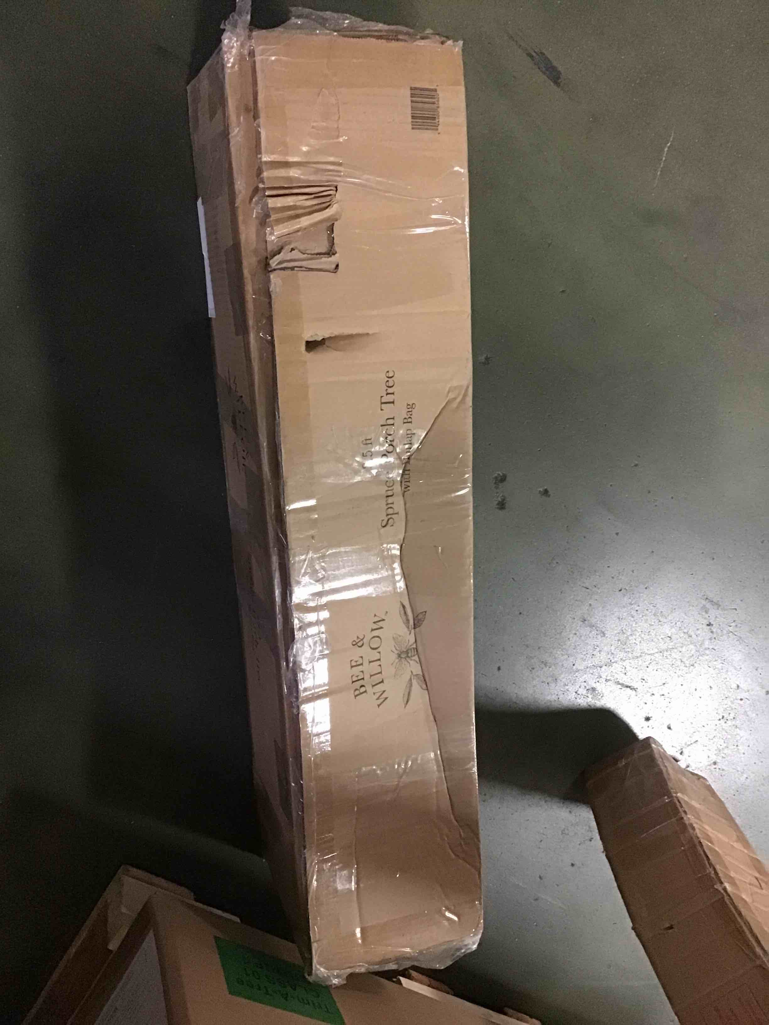 https://s3.amazonaws.com/lotting-images-prod/bidfta/BLU5522928_1698090500520.jpeg
