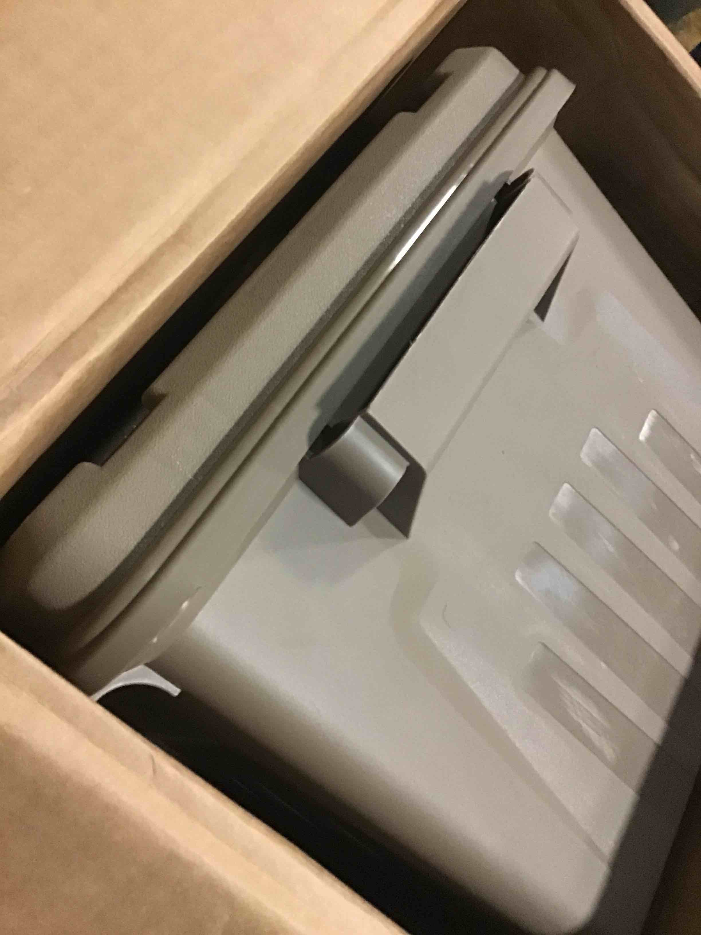 https://s3.amazonaws.com/lotting-images-prod/bidfta/BLU5524354_1698679287724.jpeg