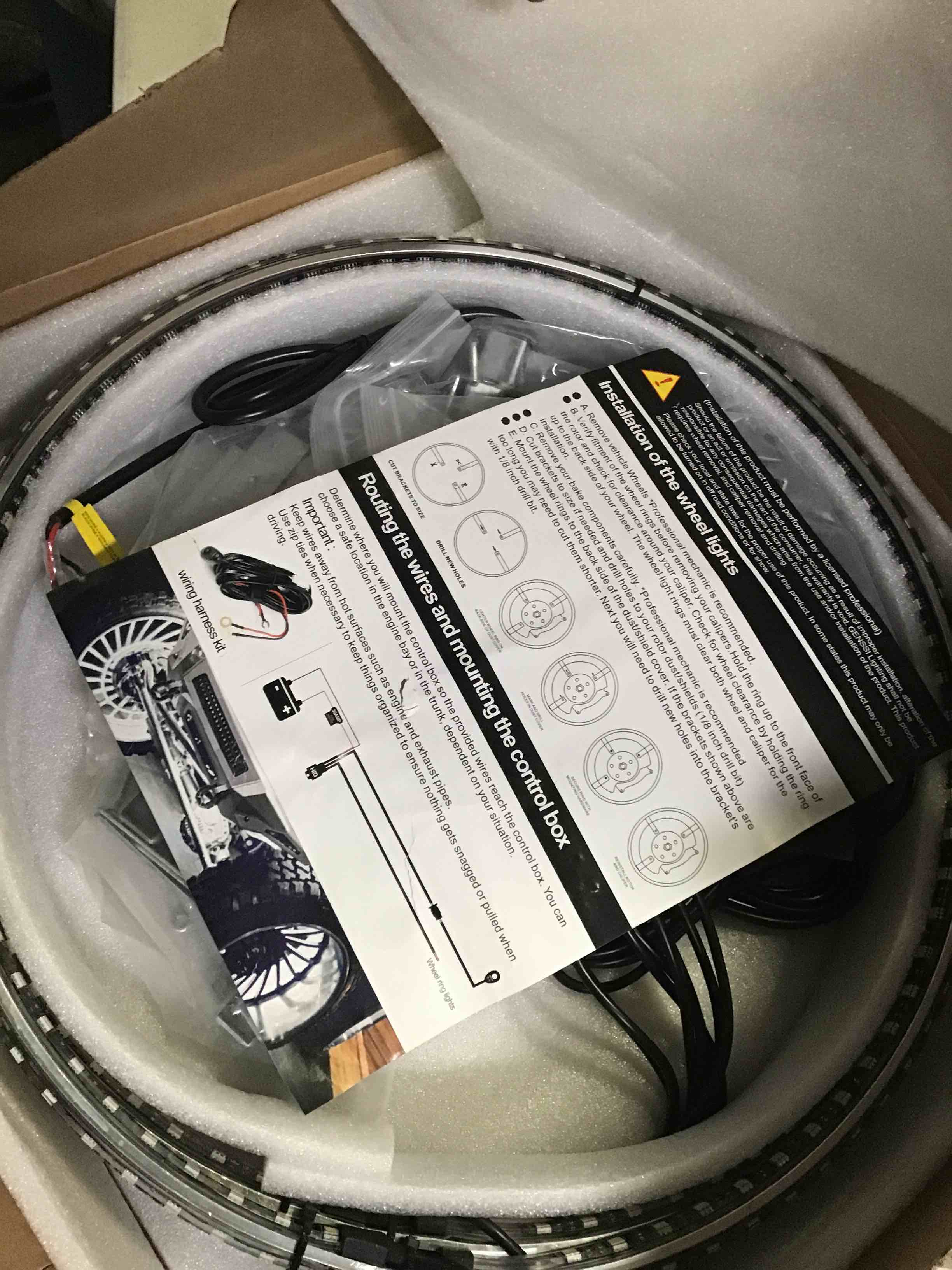 https://s3.amazonaws.com/lotting-images-prod/bidfta/BLU5524627_1698774444691.jpeg