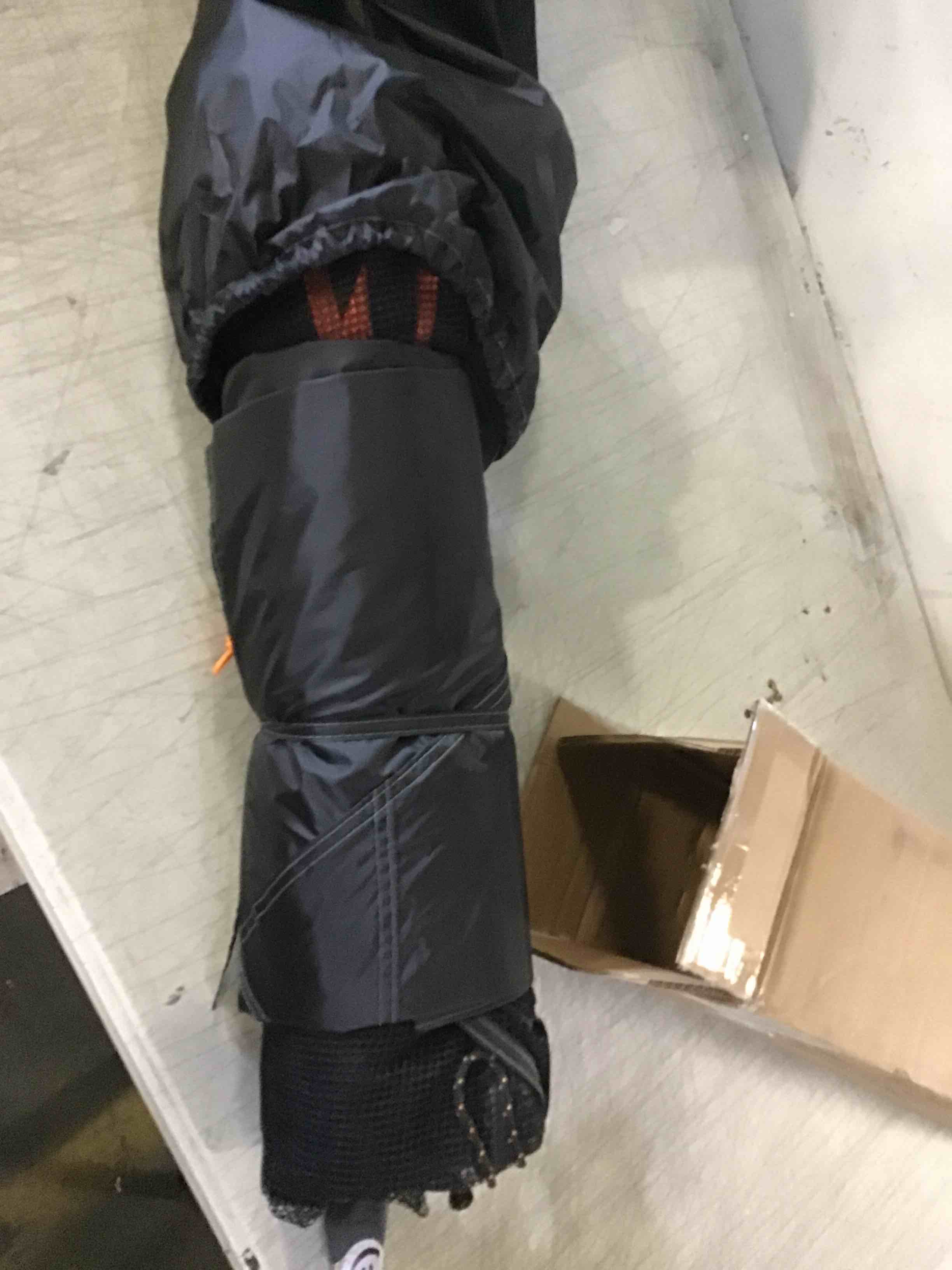 https://s3.amazonaws.com/lotting-images-prod/bidfta/BLU5525465_1698776100703.jpeg