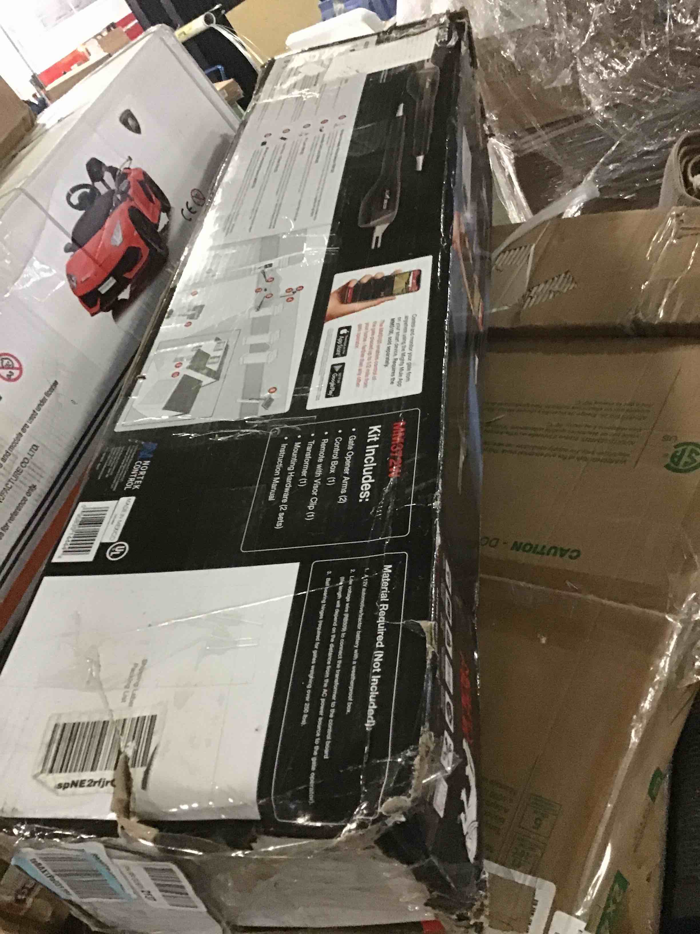 https://s3.amazonaws.com/lotting-images-prod/bidfta/BLU5525504_1698842532022.jpeg