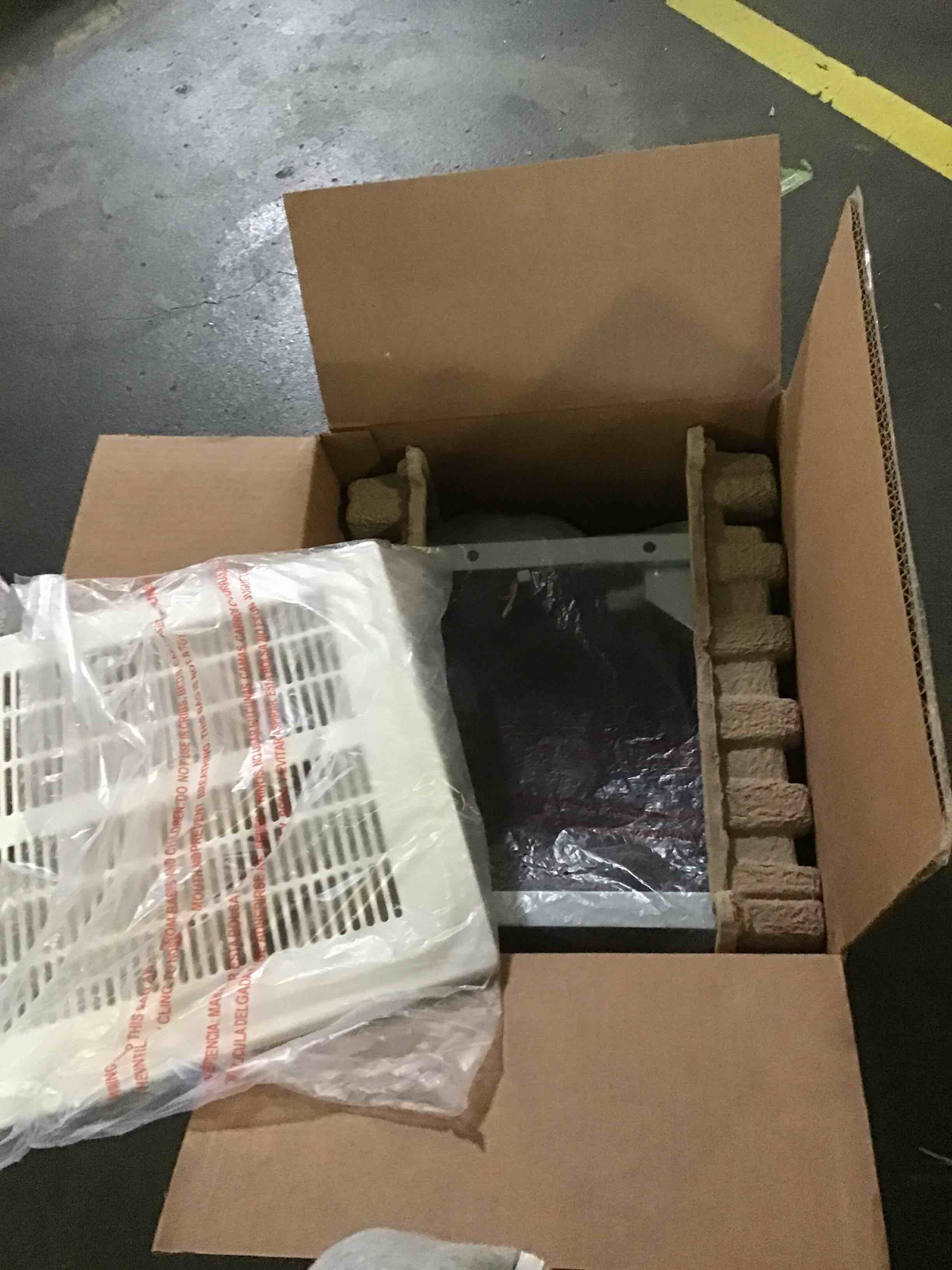 https://s3.amazonaws.com/lotting-images-prod/bidfta/BLU5525547_1698862113282.jpeg