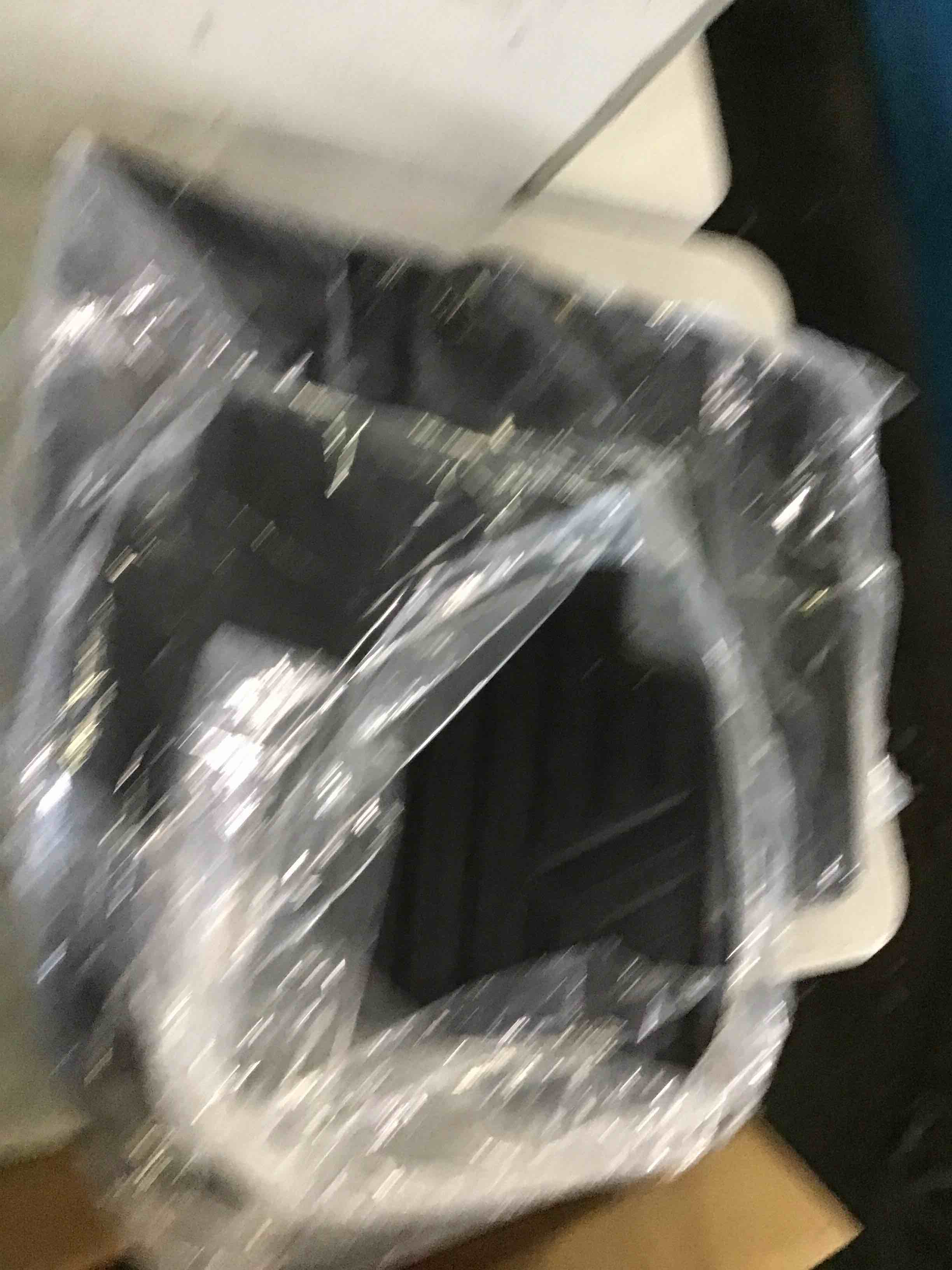 https://s3.amazonaws.com/lotting-images-prod/bidfta/BLU5525552_1698863940757.jpeg