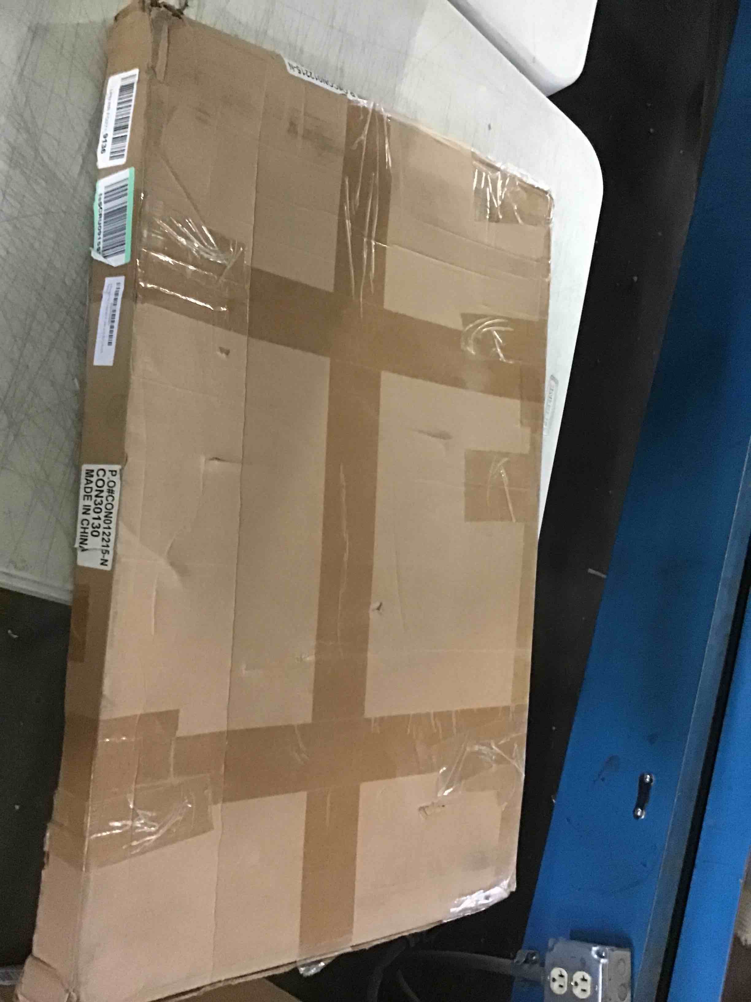 https://s3.amazonaws.com/lotting-images-prod/bidfta/BLU5525586_1698931951845.jpeg
