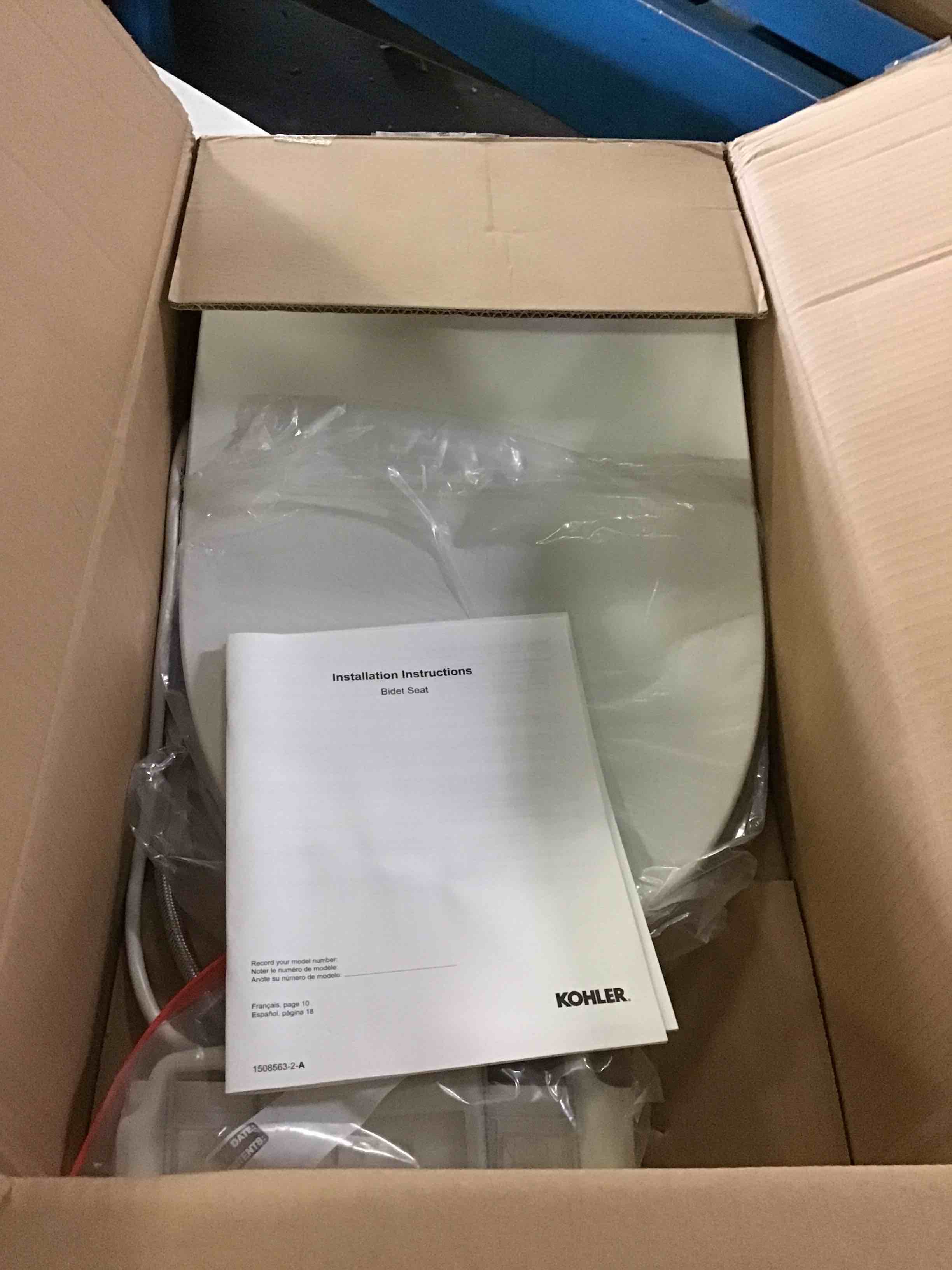 https://s3.amazonaws.com/lotting-images-prod/bidfta/BLU5525593_1698935311823.jpeg