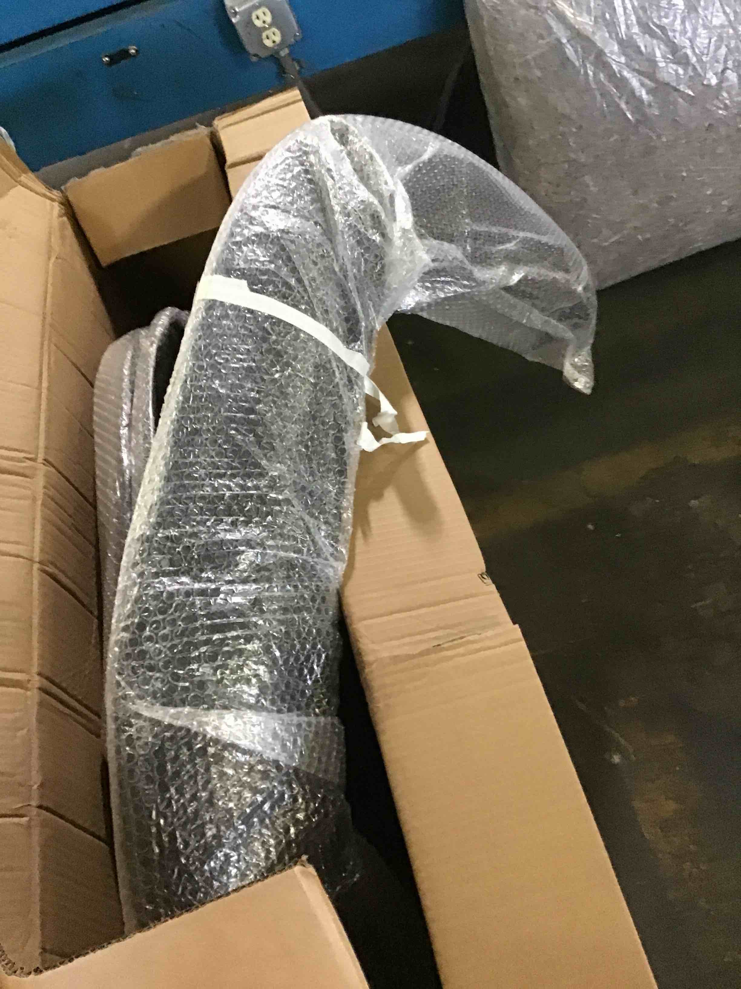 https://s3.amazonaws.com/lotting-images-prod/bidfta/BLU5525928_1699468220051.jpeg