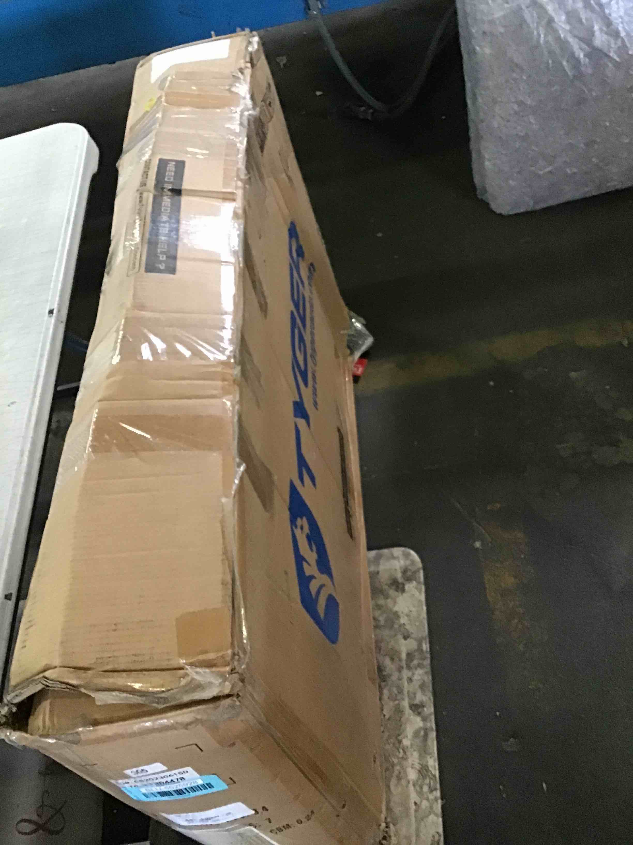 https://s3.amazonaws.com/lotting-images-prod/bidfta/BLU5525928_1699468311388.jpeg