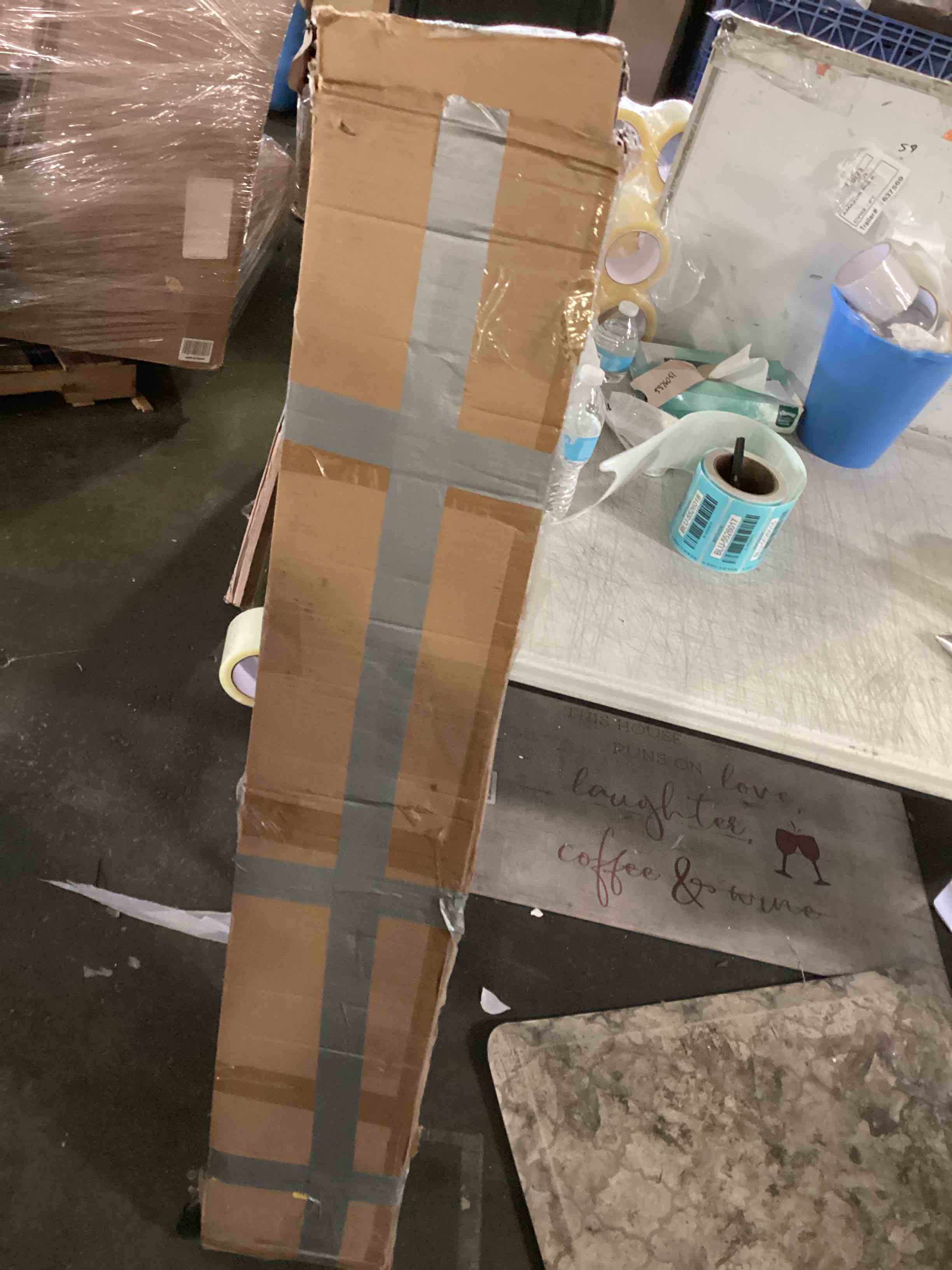 https://s3.amazonaws.com/lotting-images-prod/bidfta/BLU5526011_1699555900756.jpeg
