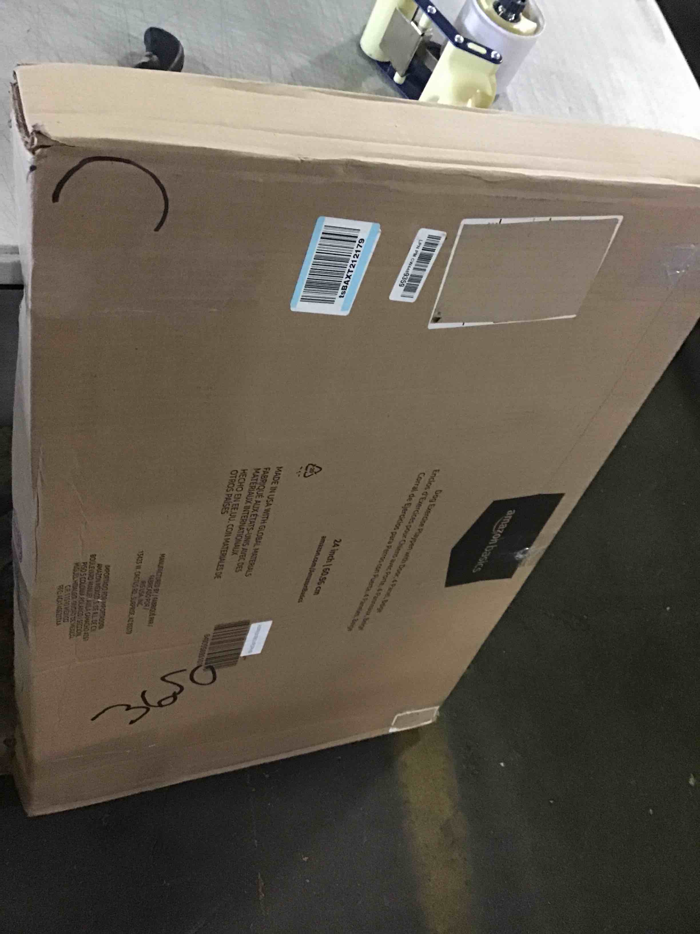 https://s3.amazonaws.com/lotting-images-prod/bidfta/BLU5526189_1699883446463.jpeg