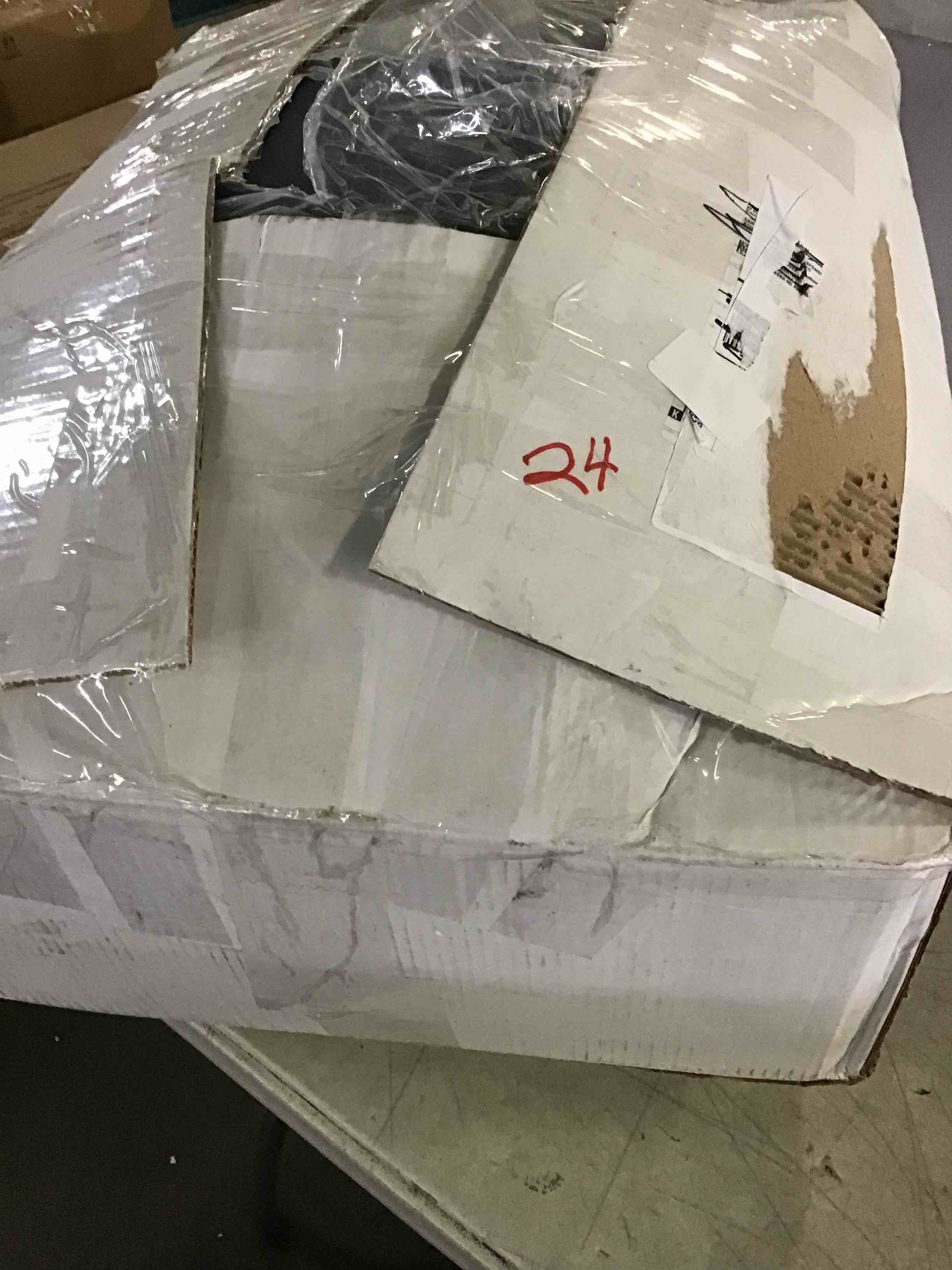 https://s3.amazonaws.com/lotting-images-prod/bidfta/BLU5527959_1701878070322.jpeg