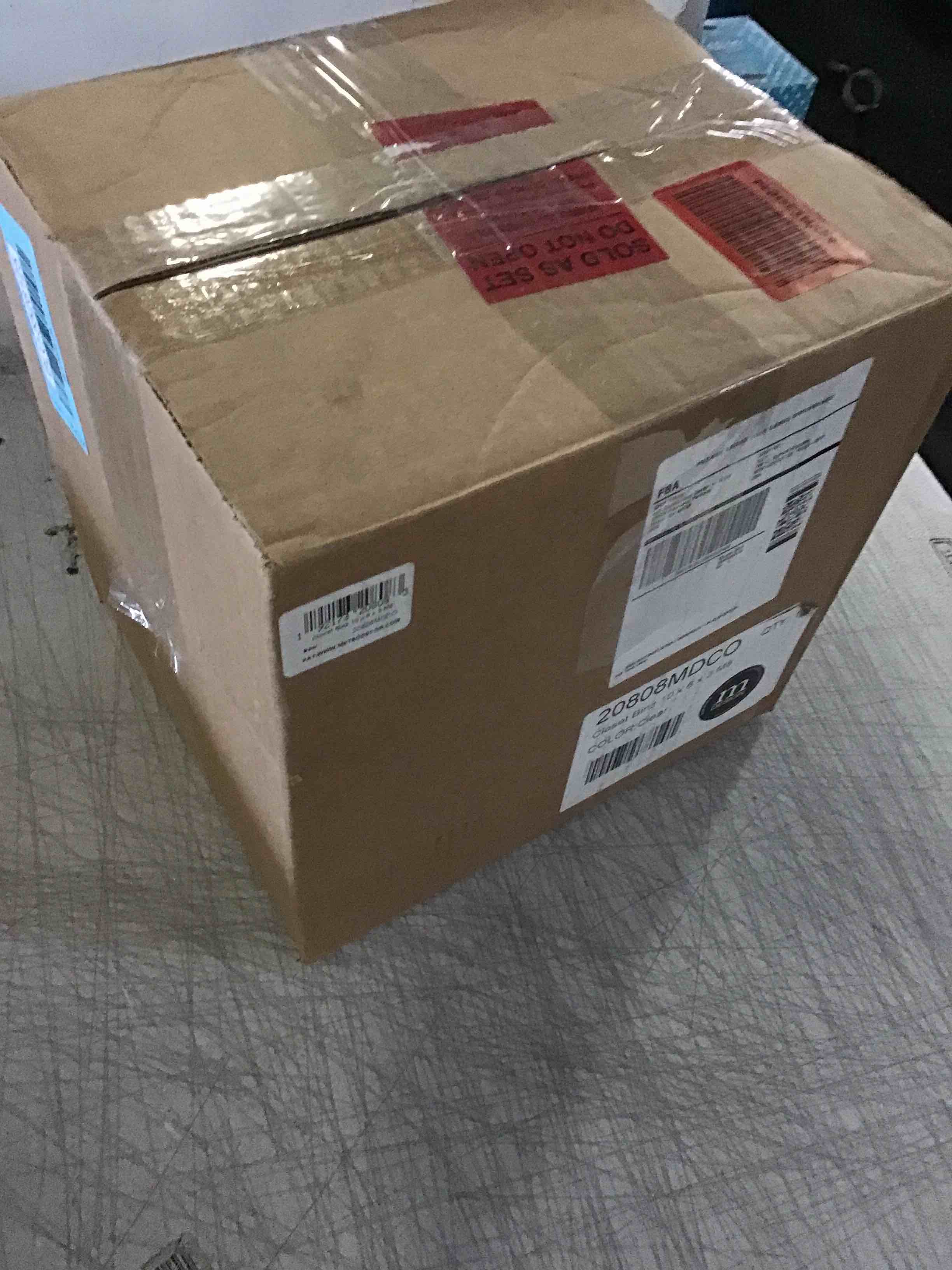 https://s3.amazonaws.com/lotting-images-prod/bidfta/BLU5528125_1701958367581.jpeg