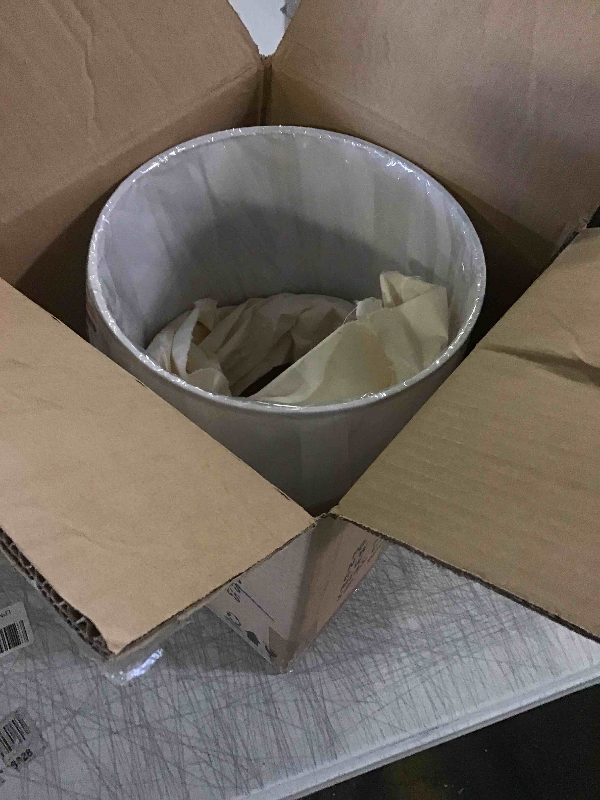 https://s3.amazonaws.com/lotting-images-prod/bidfta/BLU5528262_1701977343795.jpeg