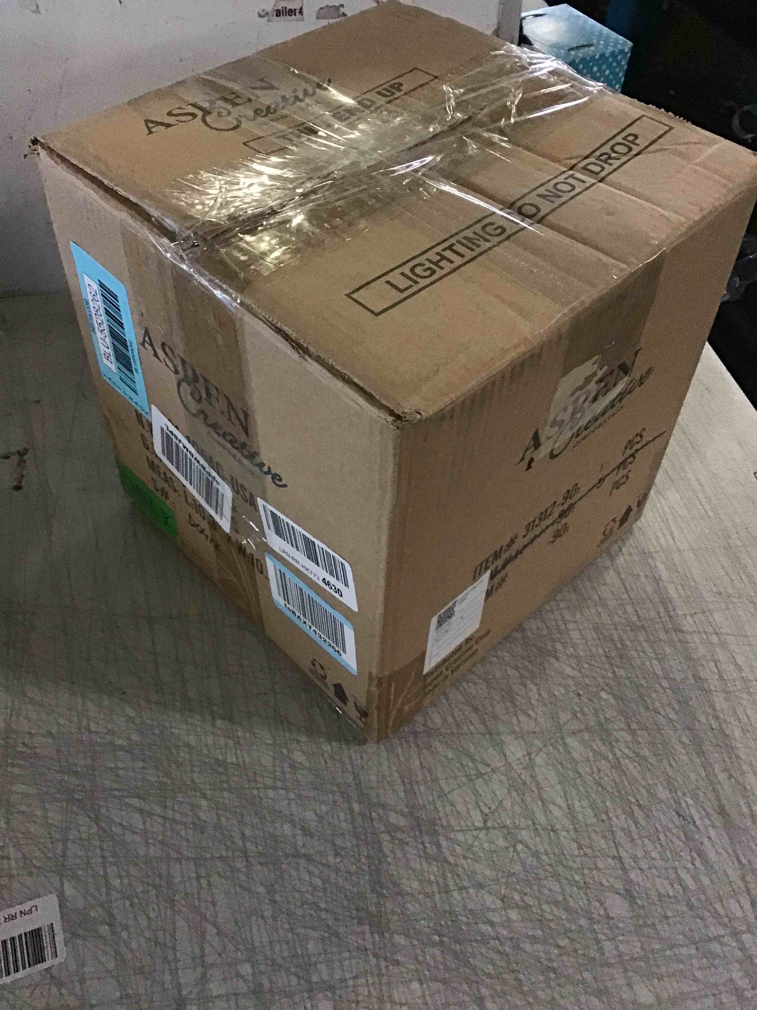https://s3.amazonaws.com/lotting-images-prod/bidfta/BLU5528262_1701977359427.jpeg