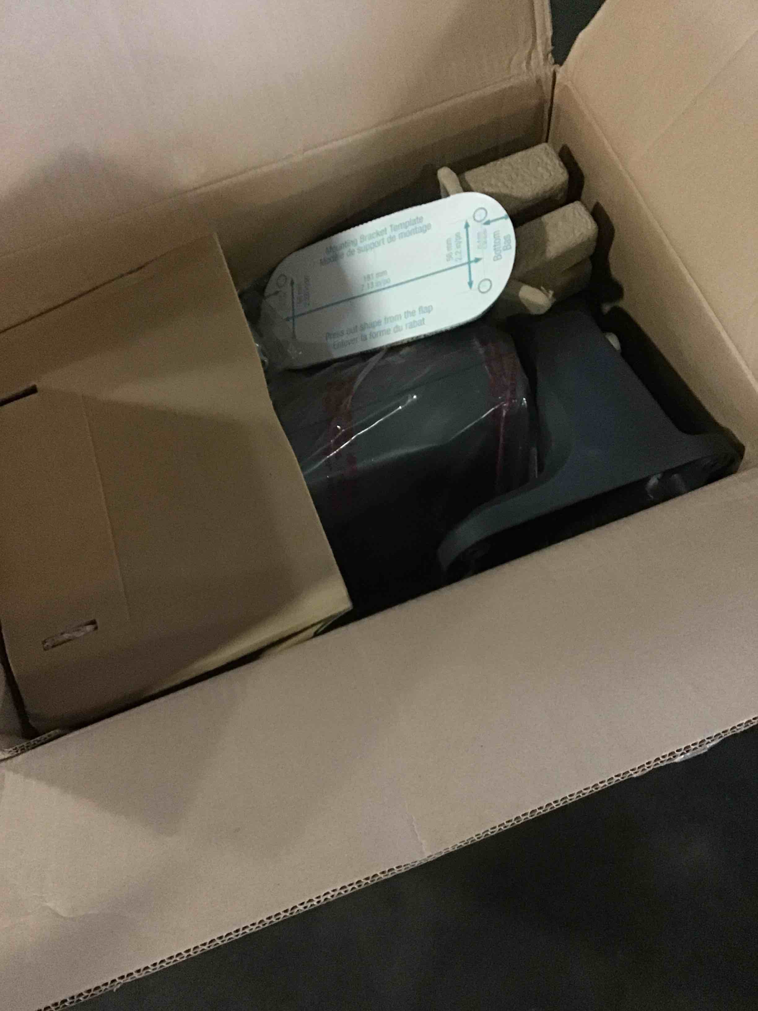 https://s3.amazonaws.com/lotting-images-prod/bidfta/BLU5528331_1702043261158.jpeg