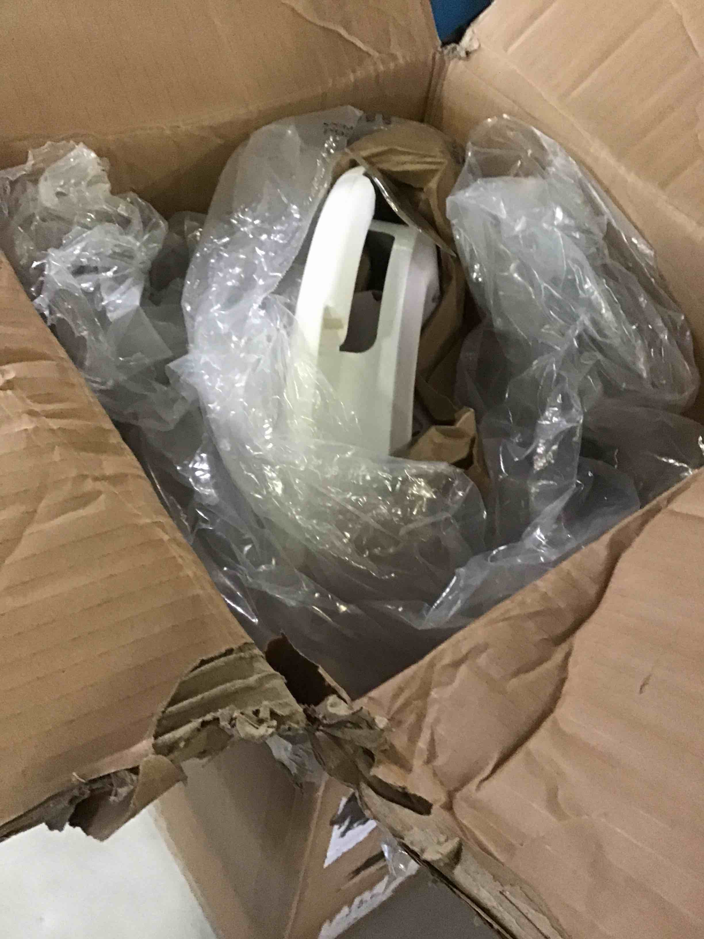 https://s3.amazonaws.com/lotting-images-prod/bidfta/BLU5528440_1702056952264.jpeg