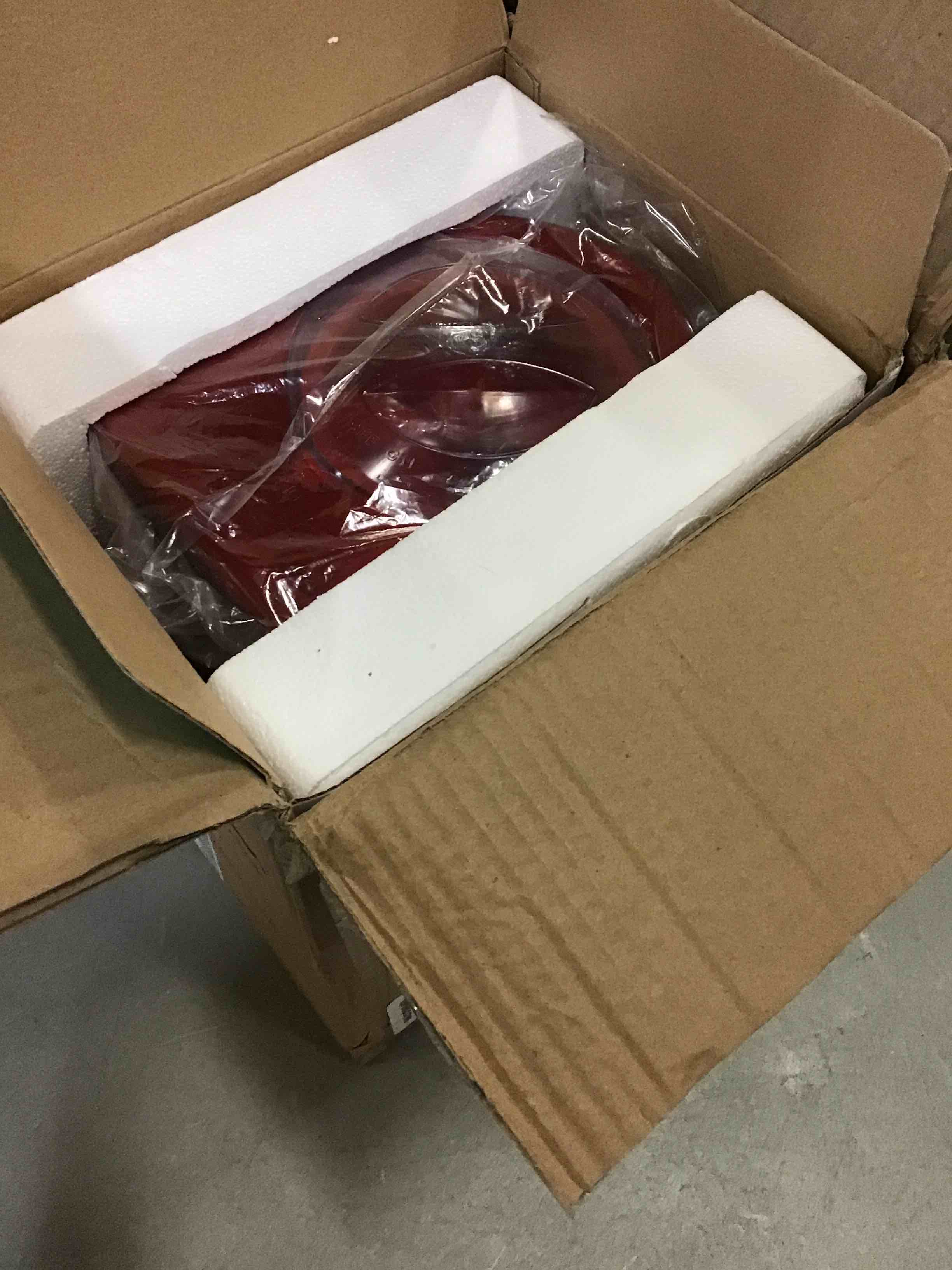 https://s3.amazonaws.com/lotting-images-prod/bidfta/BLU5528547_1702301593850.jpeg