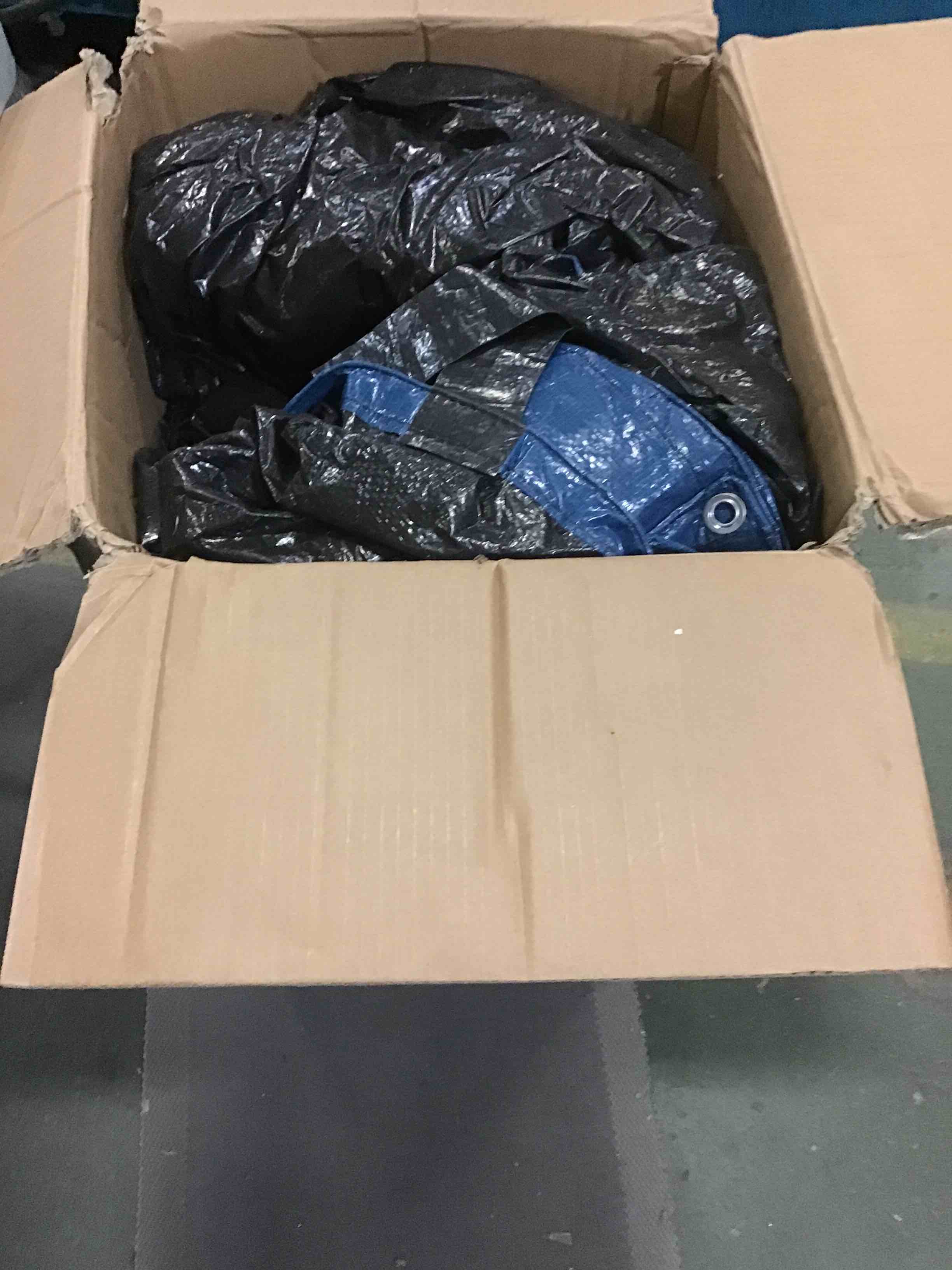 https://s3.amazonaws.com/lotting-images-prod/bidfta/BLU5528582_1702305238508.jpeg
