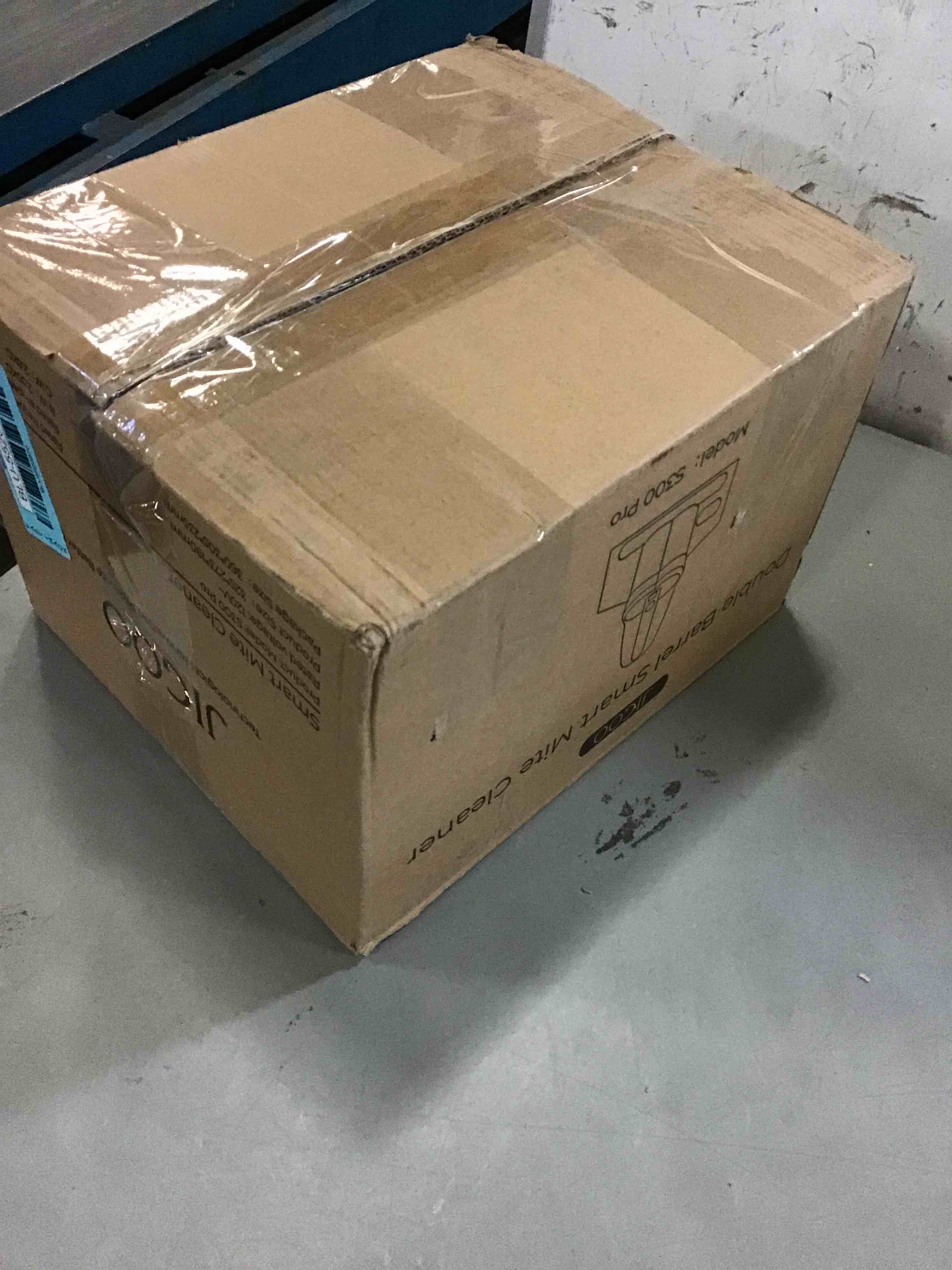 https://s3.amazonaws.com/lotting-images-prod/bidfta/BLU5528970_1702415343407.jpeg