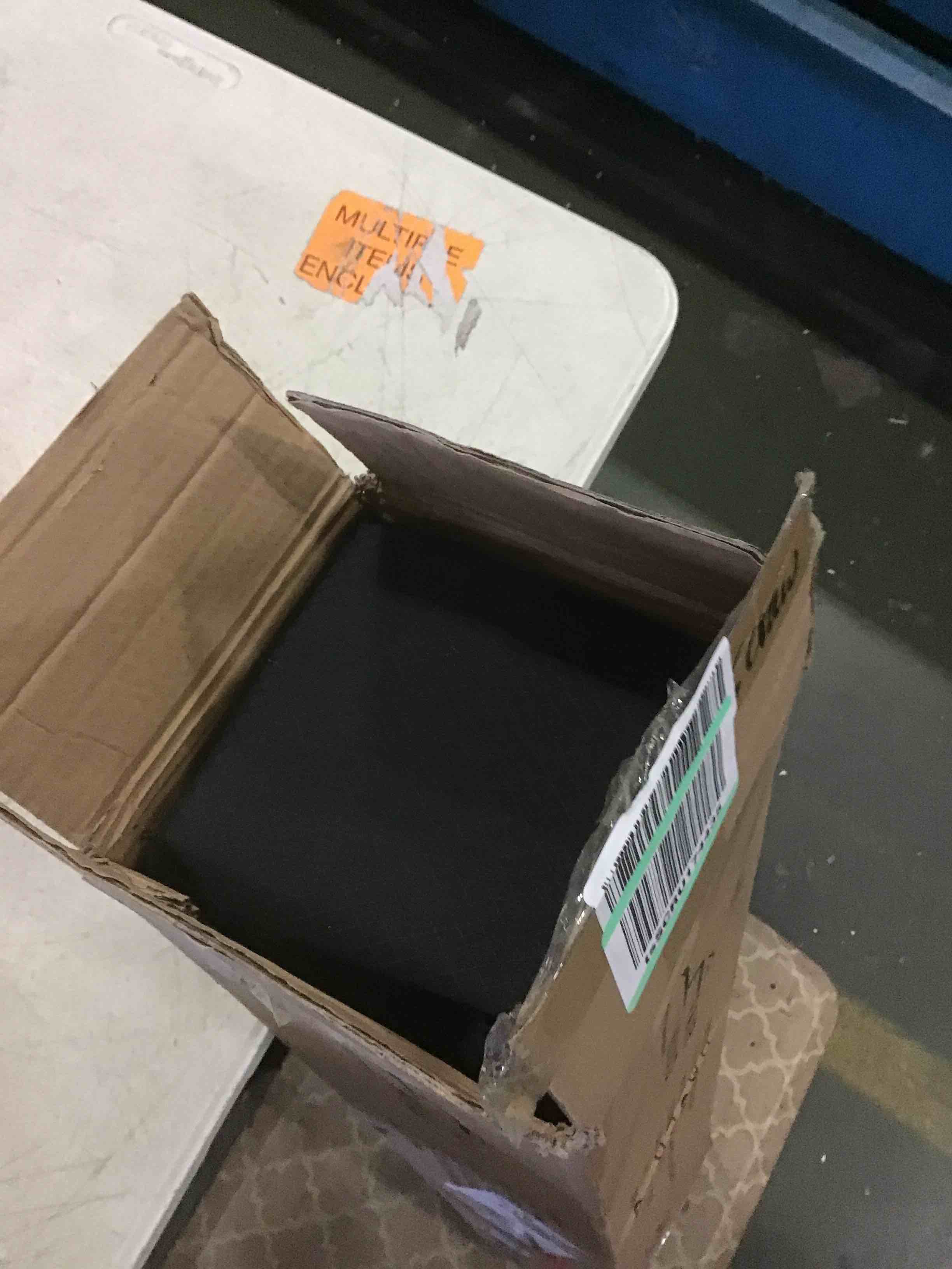 https://s3.amazonaws.com/lotting-images-prod/bidfta/BLU5529146_1702494545161.jpeg