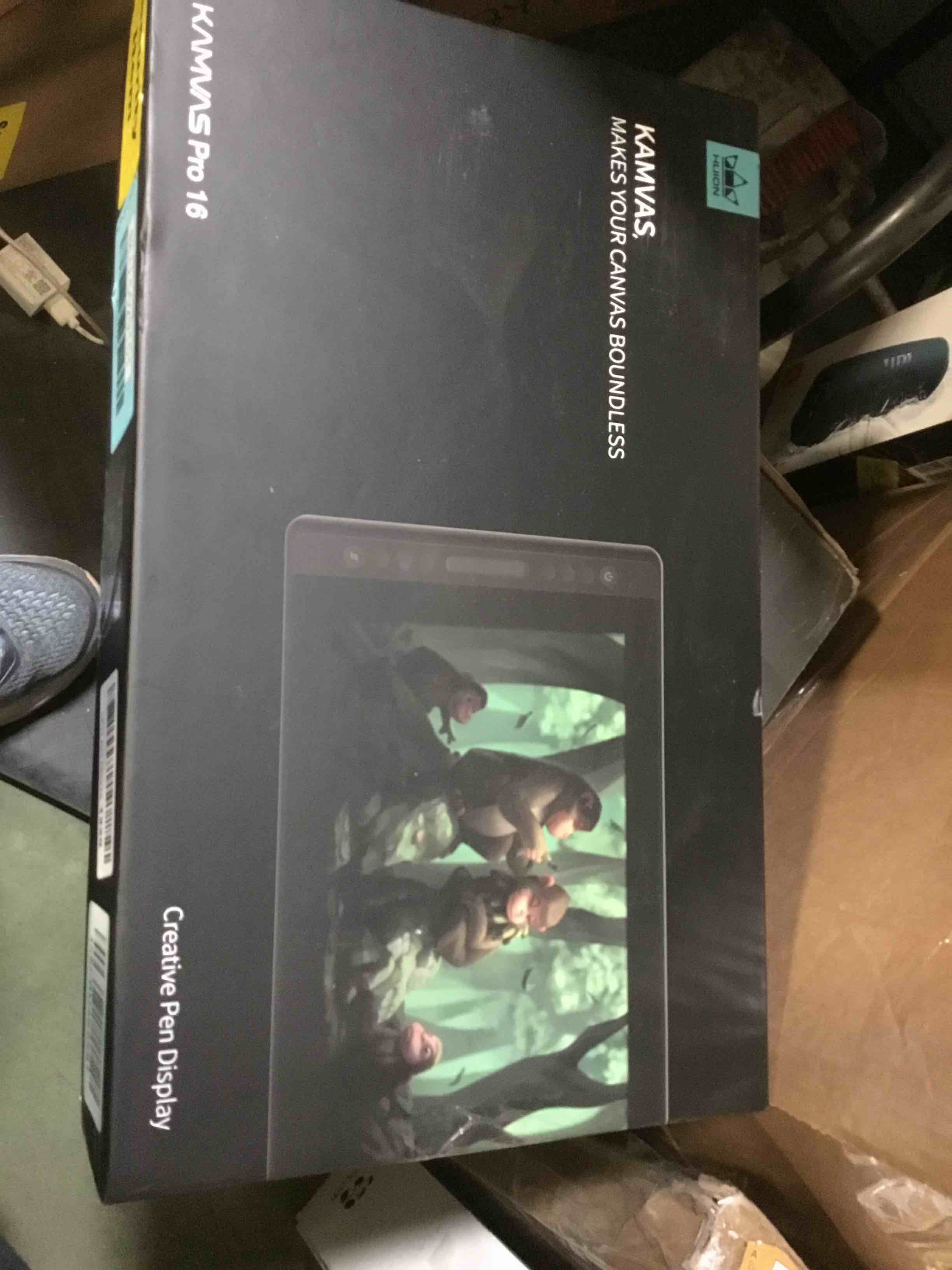 https://s3.amazonaws.com/lotting-images-prod/bidfta/BLU5529151_1702559787685.jpeg