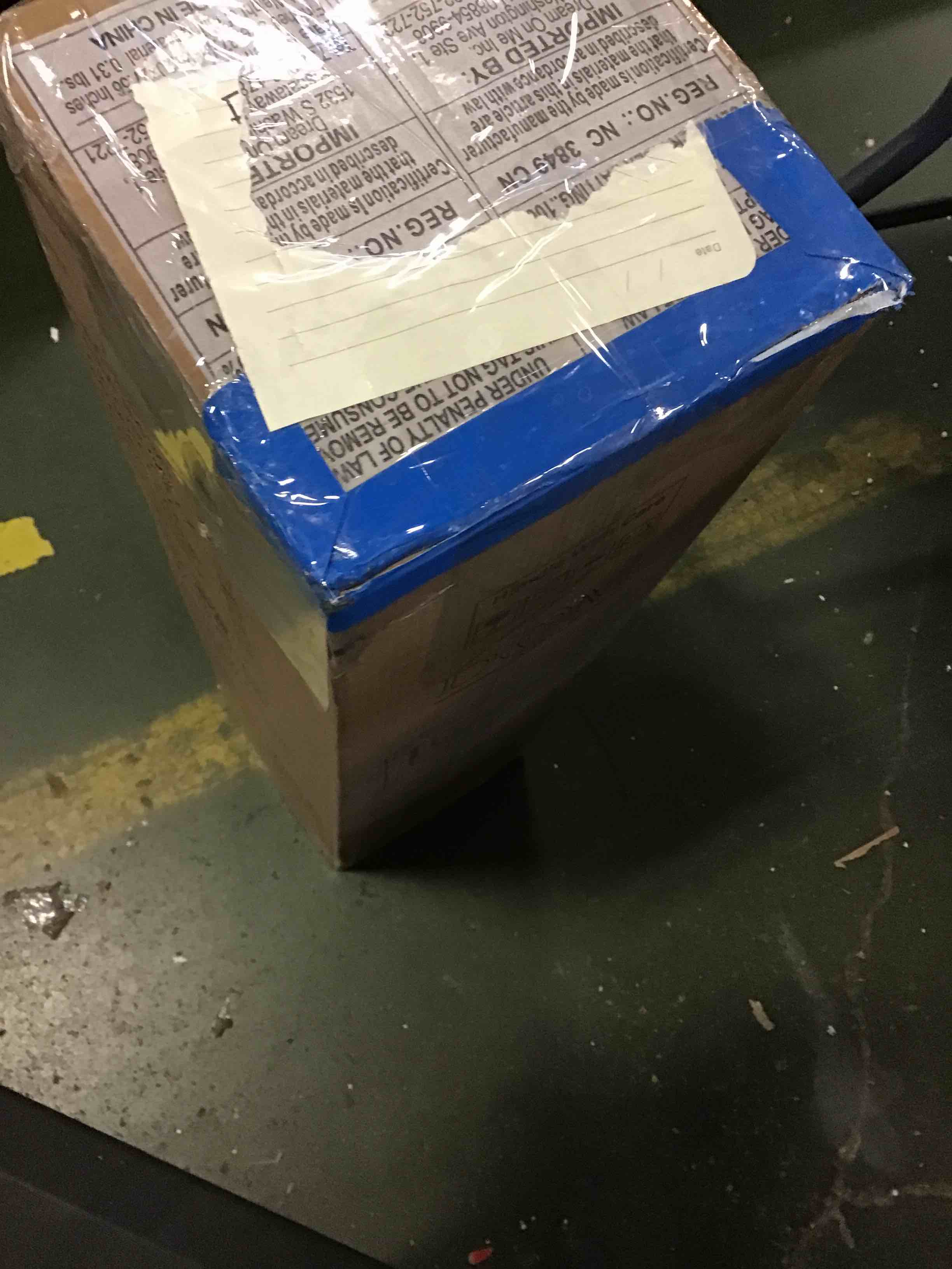 https://s3.amazonaws.com/lotting-images-prod/bidfta/BLU5529388_1702582918629.jpeg