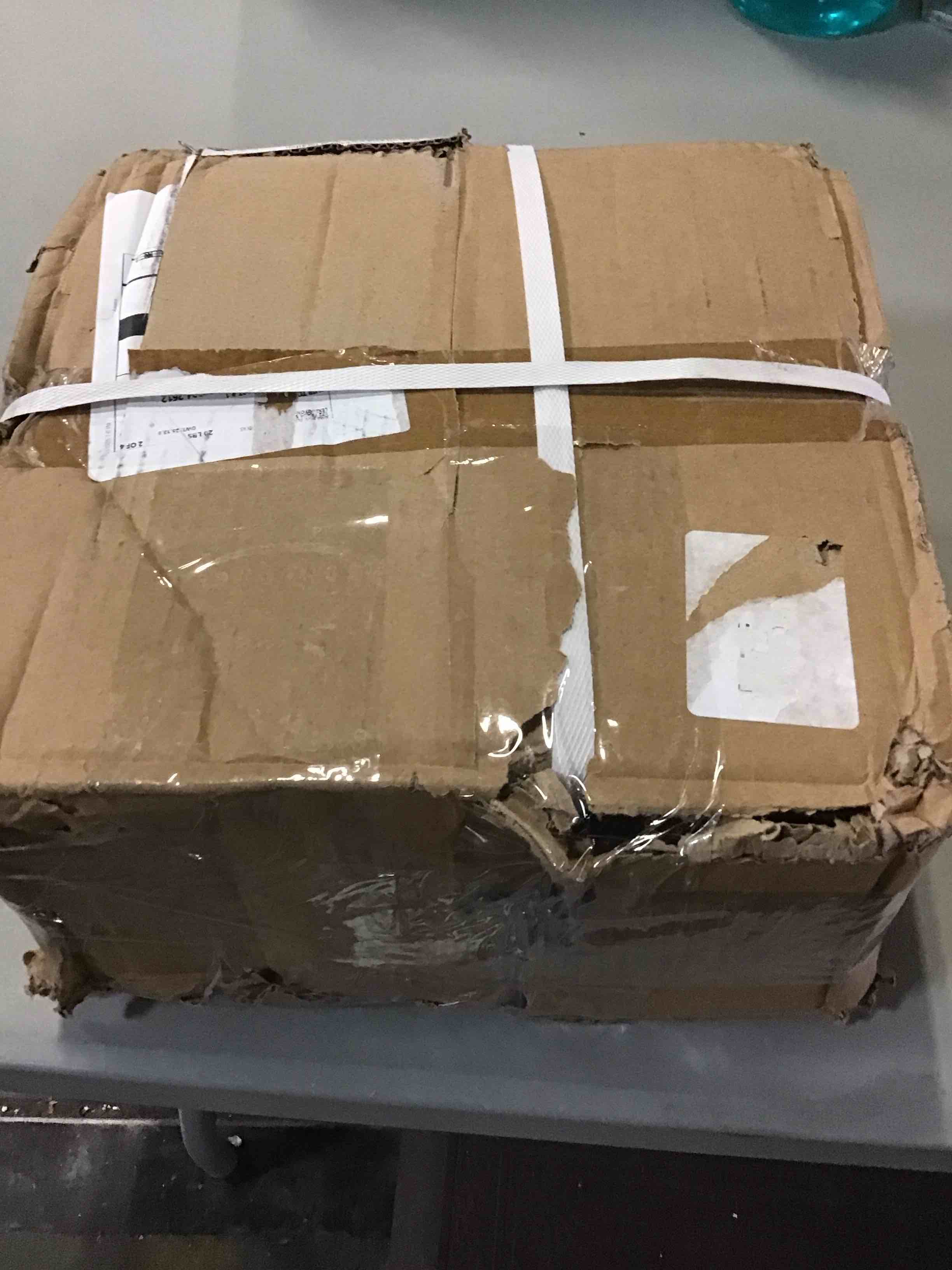 https://s3.amazonaws.com/lotting-images-prod/bidfta/BLU5529486_1701881789547.jpeg