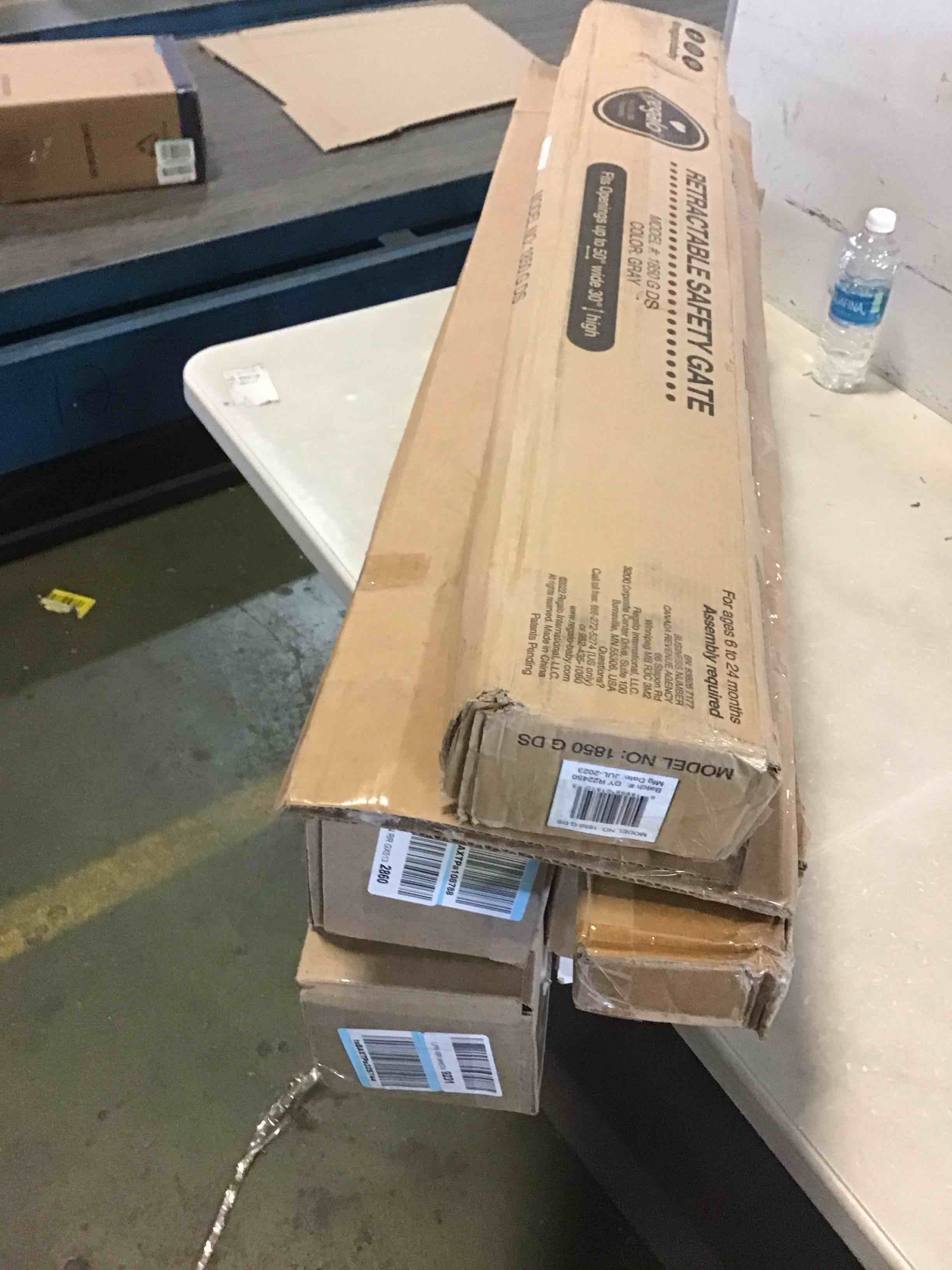 https://s3.amazonaws.com/lotting-images-prod/bidfta/BLU5529978_1702395966299.jpeg