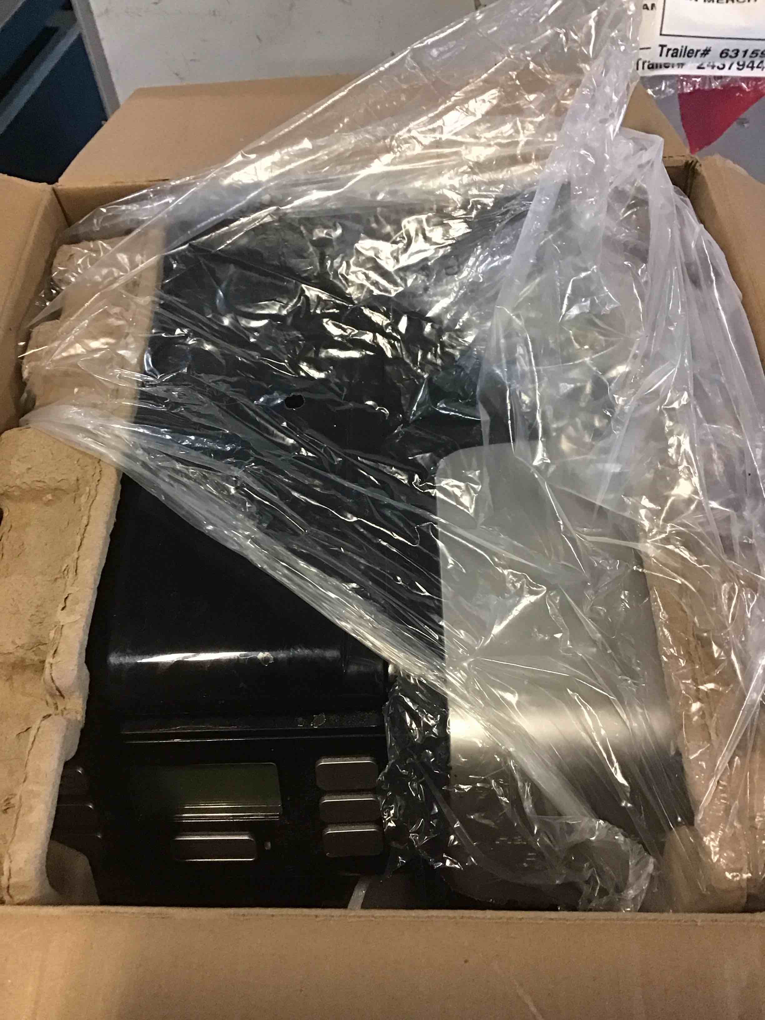 https://s3.amazonaws.com/lotting-images-prod/bidfta/BLU5530073_1702412839721.jpeg