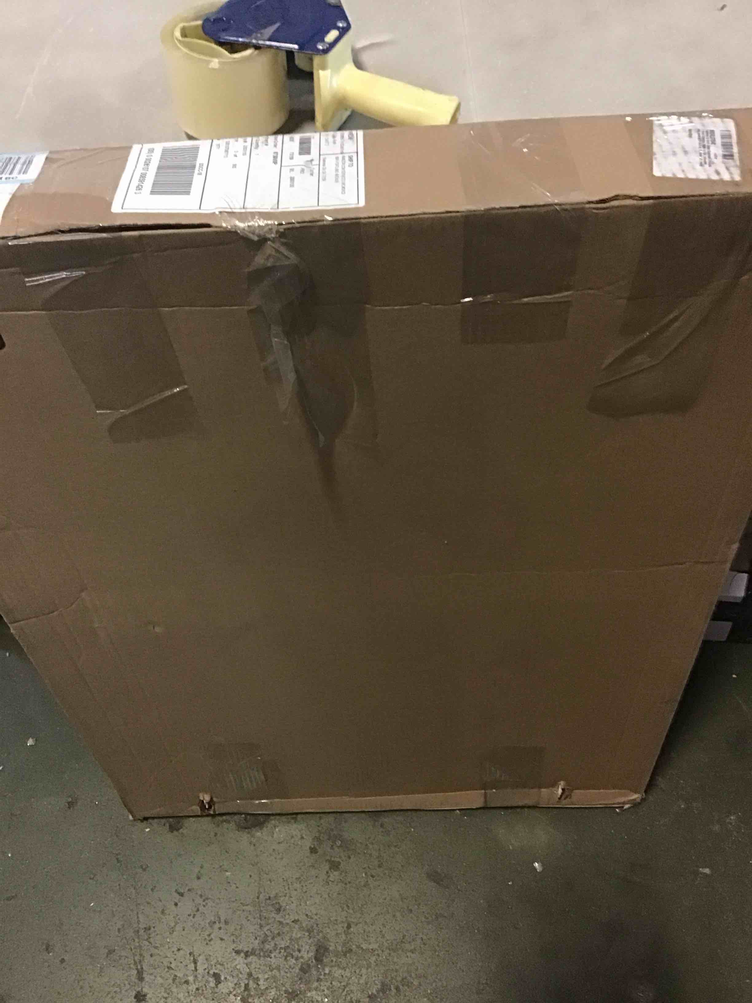 https://s3.amazonaws.com/lotting-images-prod/bidfta/BLU5530094_1702415626606.jpeg