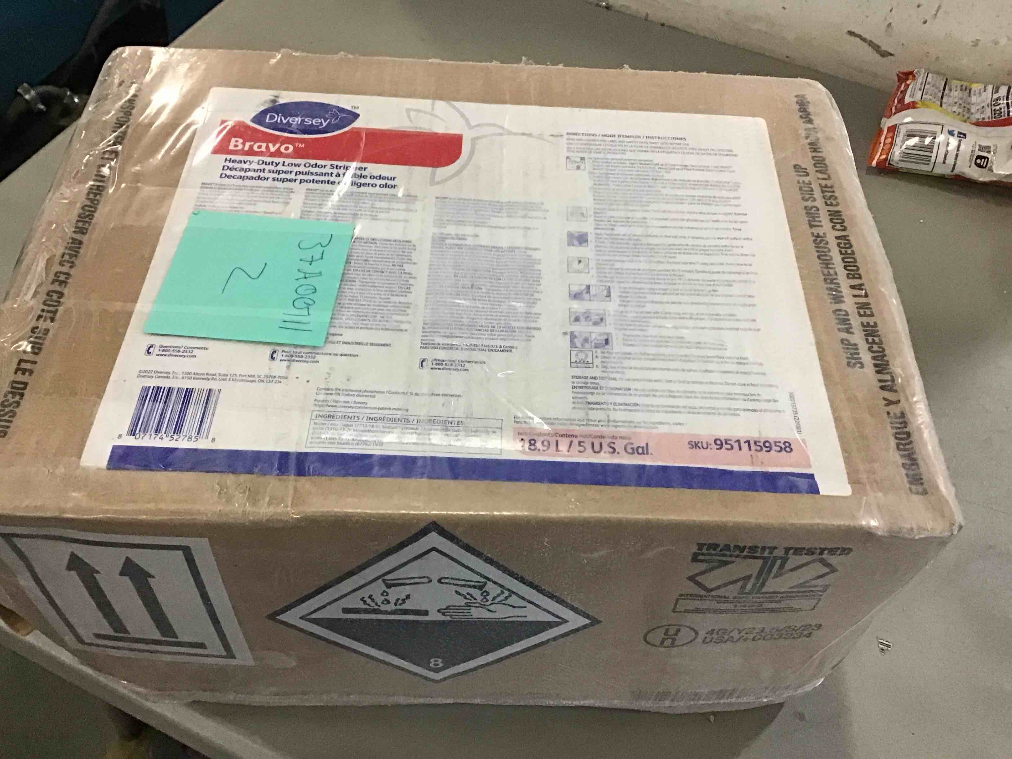 https://s3.amazonaws.com/lotting-images-prod/bidfta/BLU5530392_1702562504523.jpeg