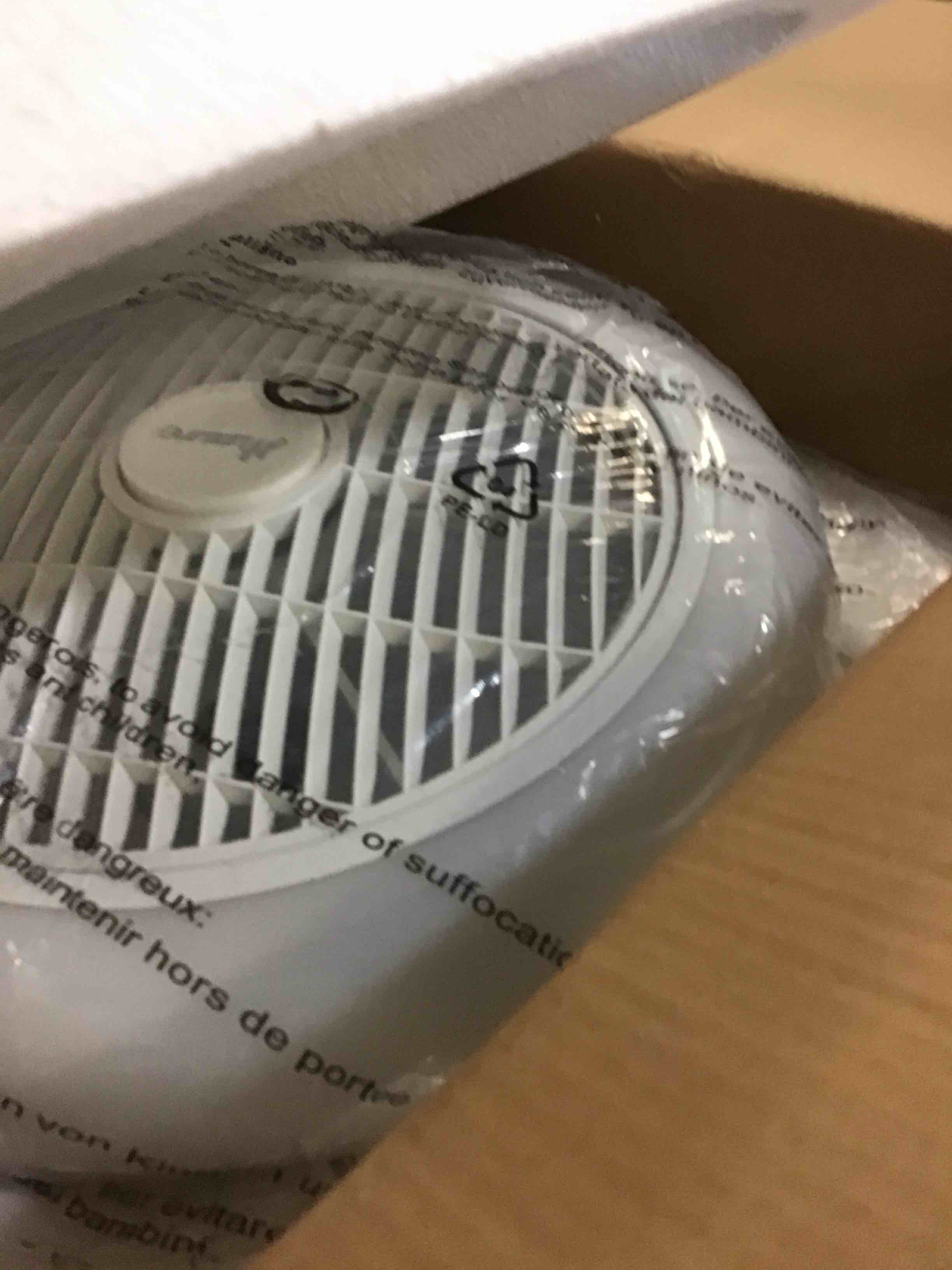 https://s3.amazonaws.com/lotting-images-prod/bidfta/BLU5530546_1702588009822.jpeg