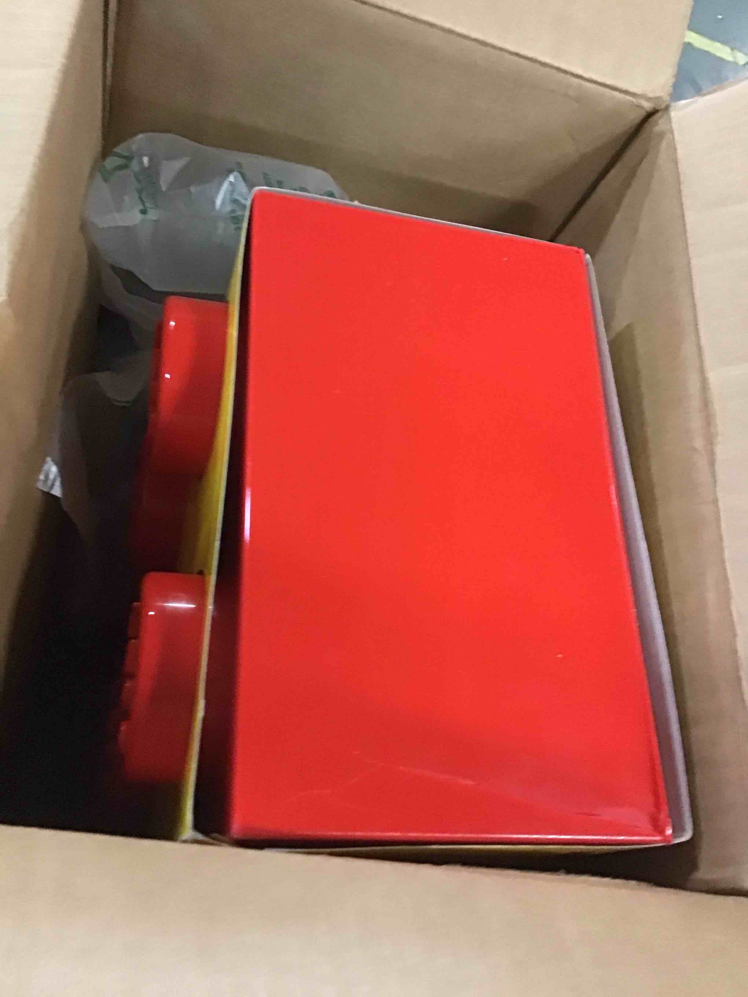 https://s3.amazonaws.com/lotting-images-prod/bidfta/BLU5530596_1702646330776.jpeg
