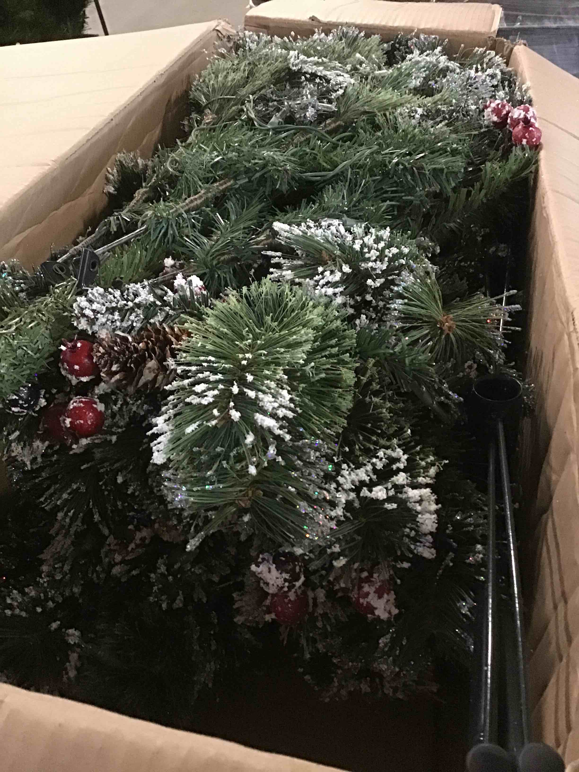 https://s3.amazonaws.com/lotting-images-prod/bidfta/BLU5530997_1702388094624.jpeg