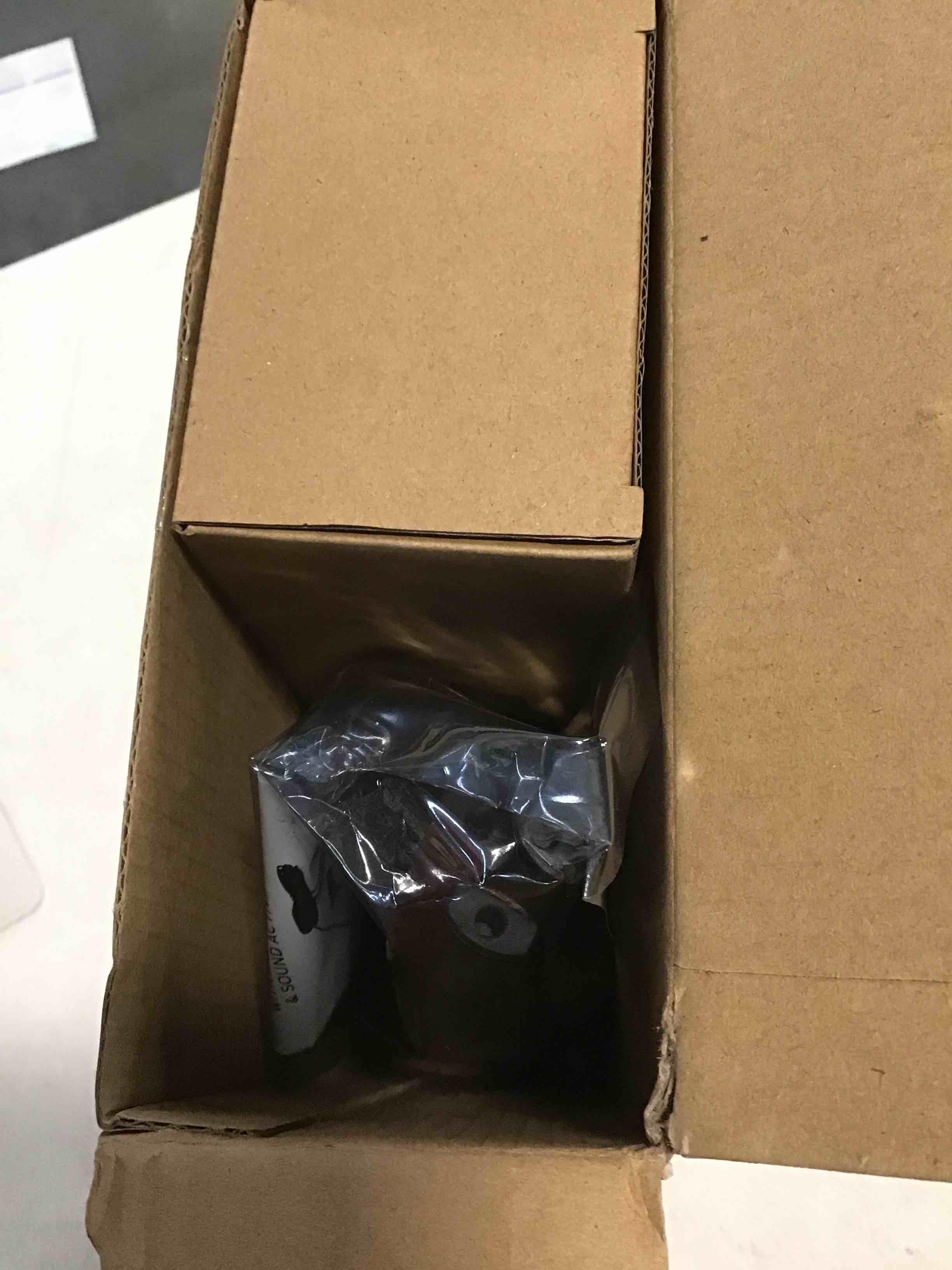 https://s3.amazonaws.com/lotting-images-prod/bidfta/BLU5531550_1702669089563.jpeg